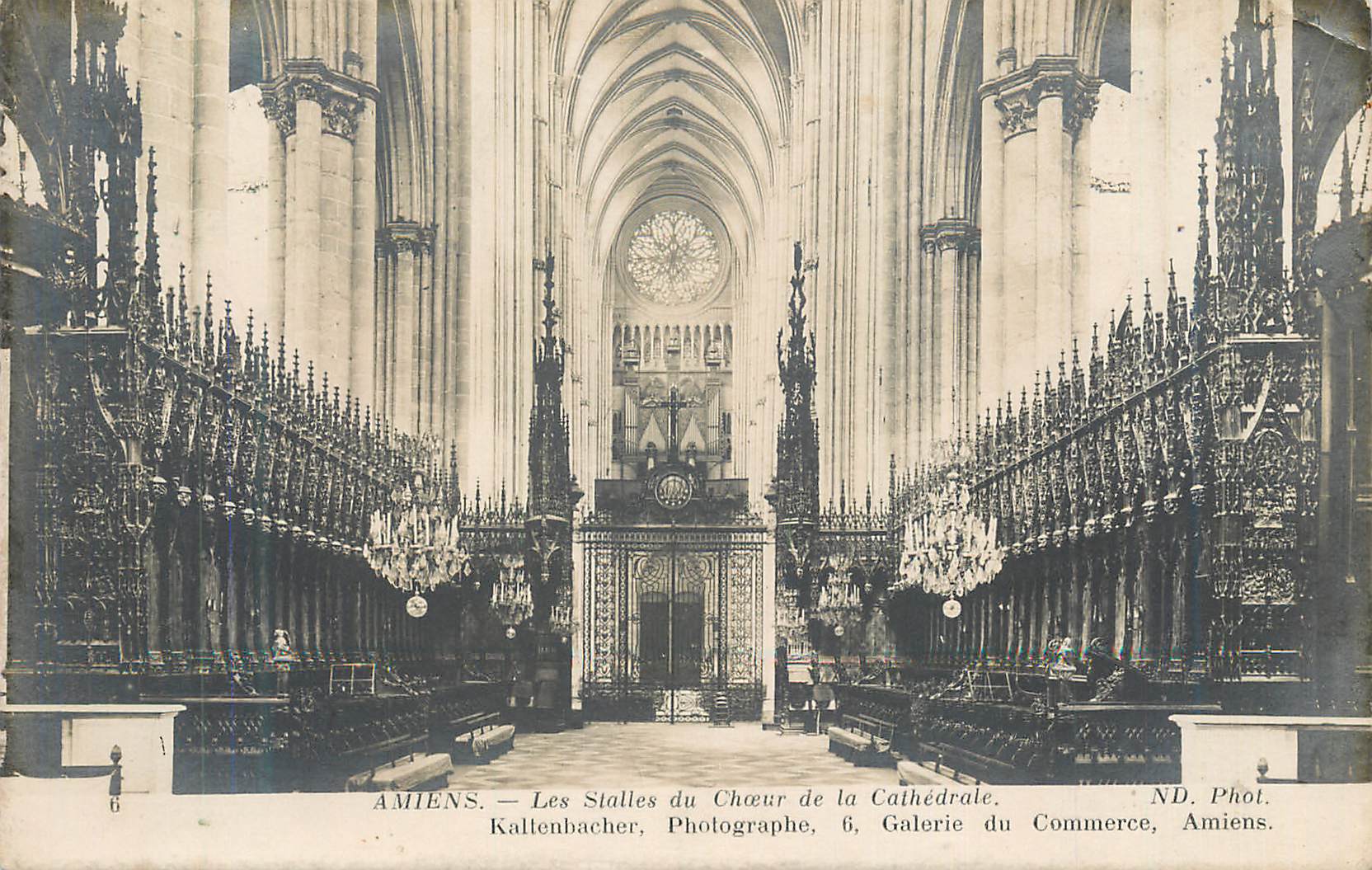 CPA Amiens les stalles du choeur de la cathedrale