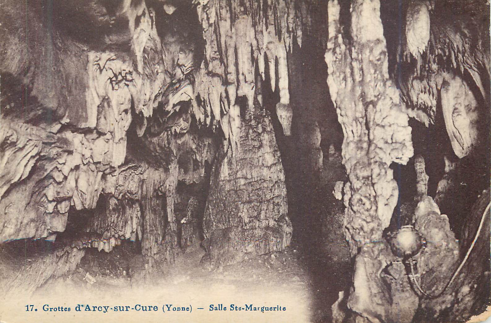 Grottes d'Arcy-sur-Cure (Yonne) — Salle Ste-Marguerite