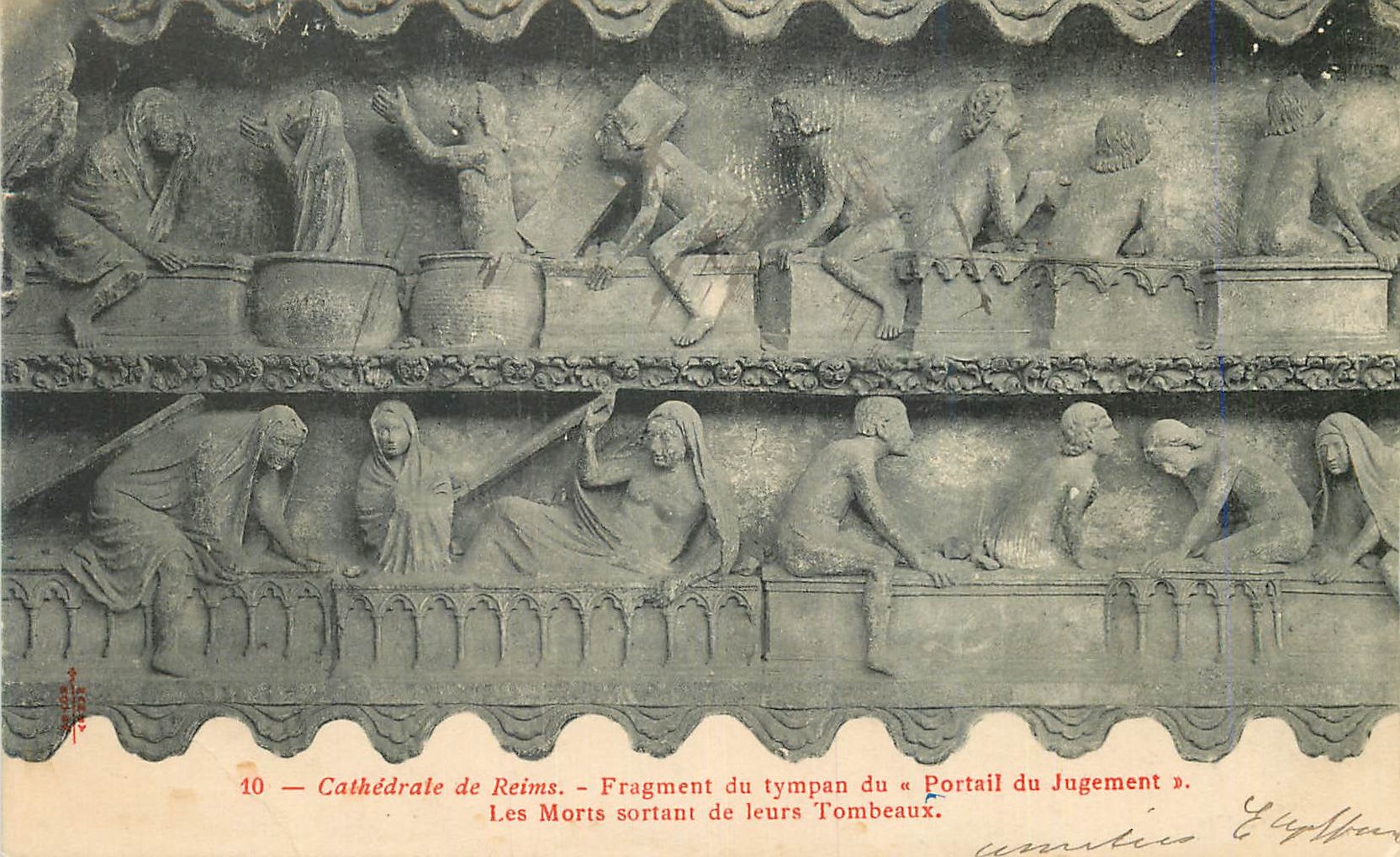 CPA Cathedrale de reims fragment du tympan du portail du jugement les morts sortant de leurs tombeaux
