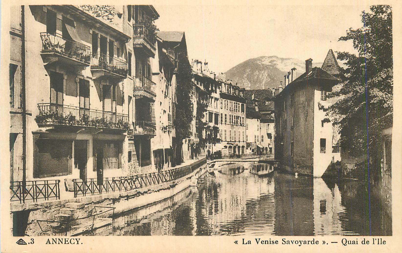 CPA Annecy la venise savoyarde quai de l ile