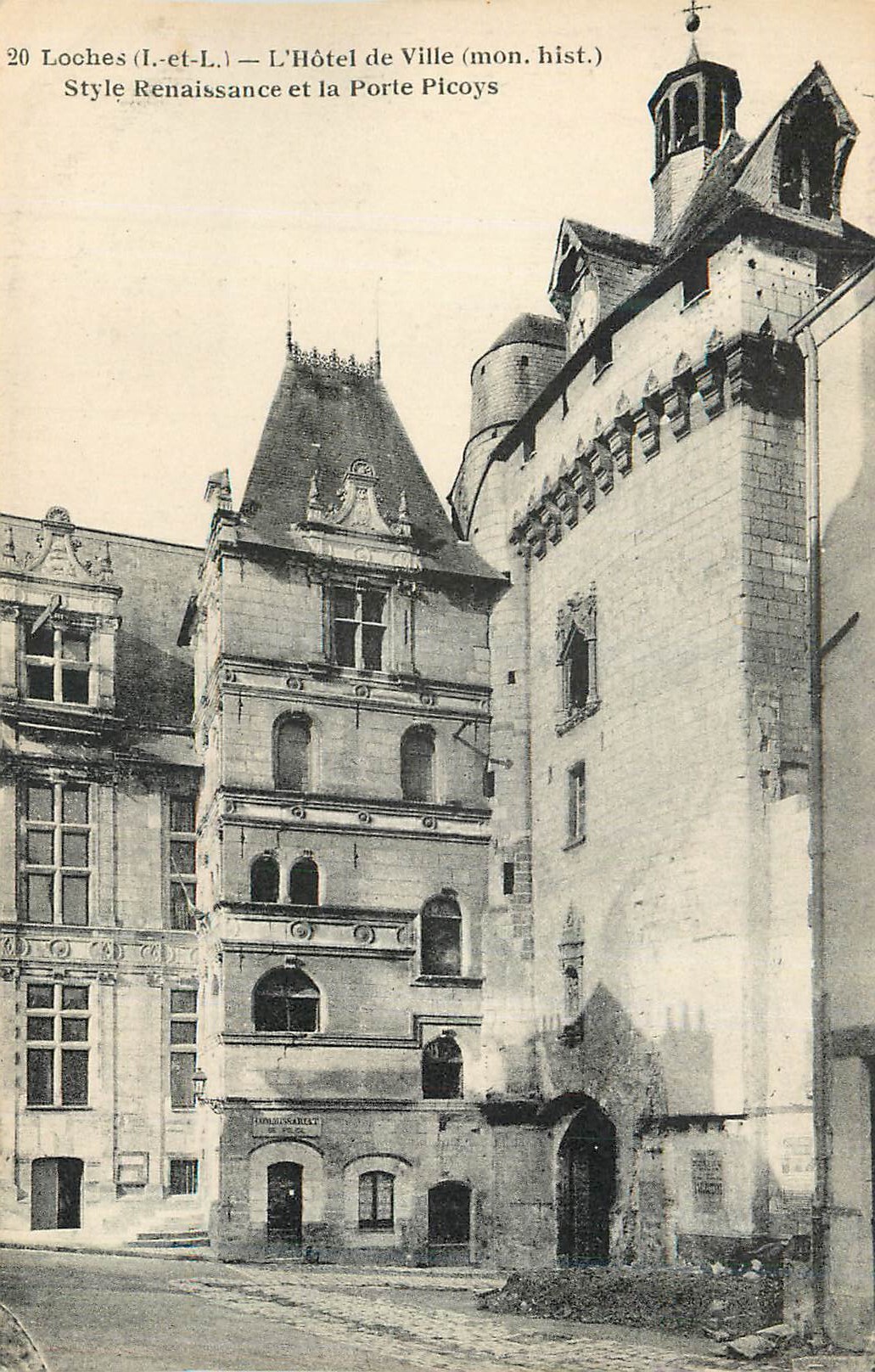 CPA Loches (i et l) l hotel de ville (mon hist) style renaissance et la porte picoys