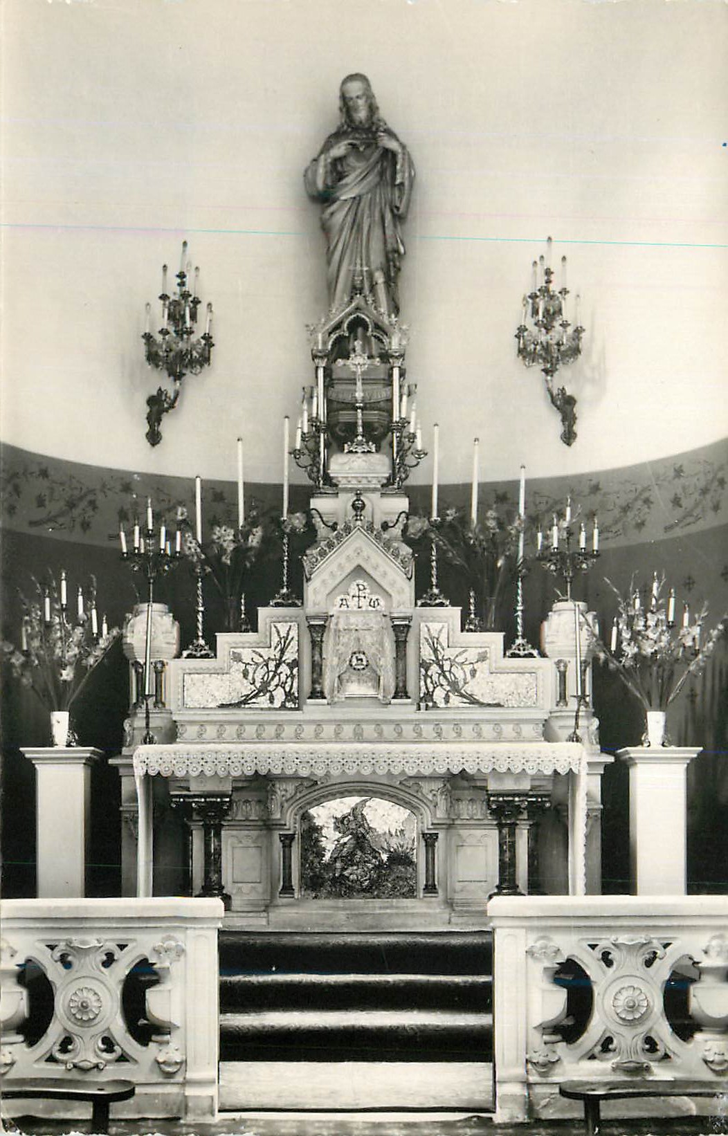CPM Royat (p de d) eglise du sacre coeur le maitre autel