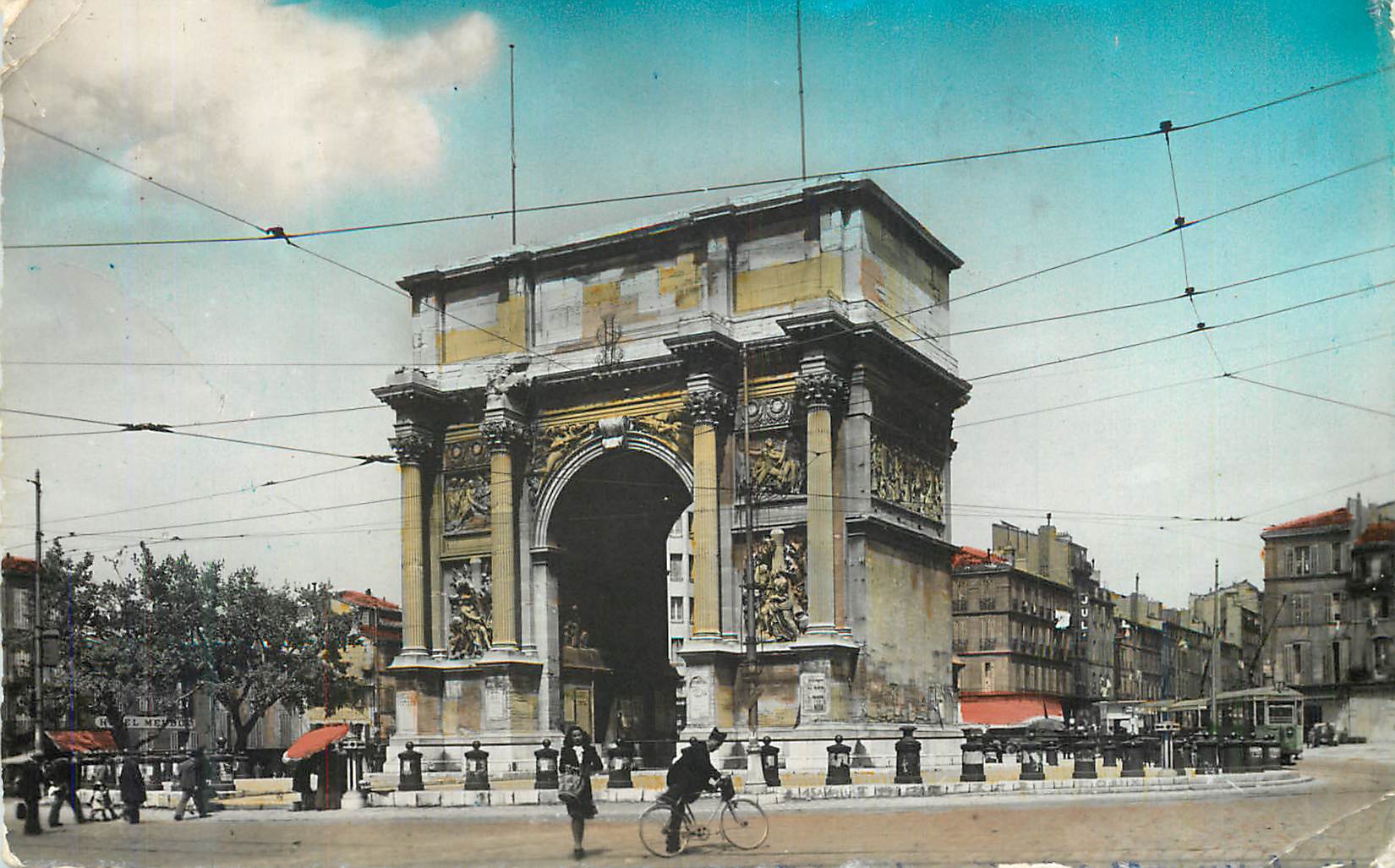 CPM Le carrefour du monde 1086 marseille l arc de triomphe