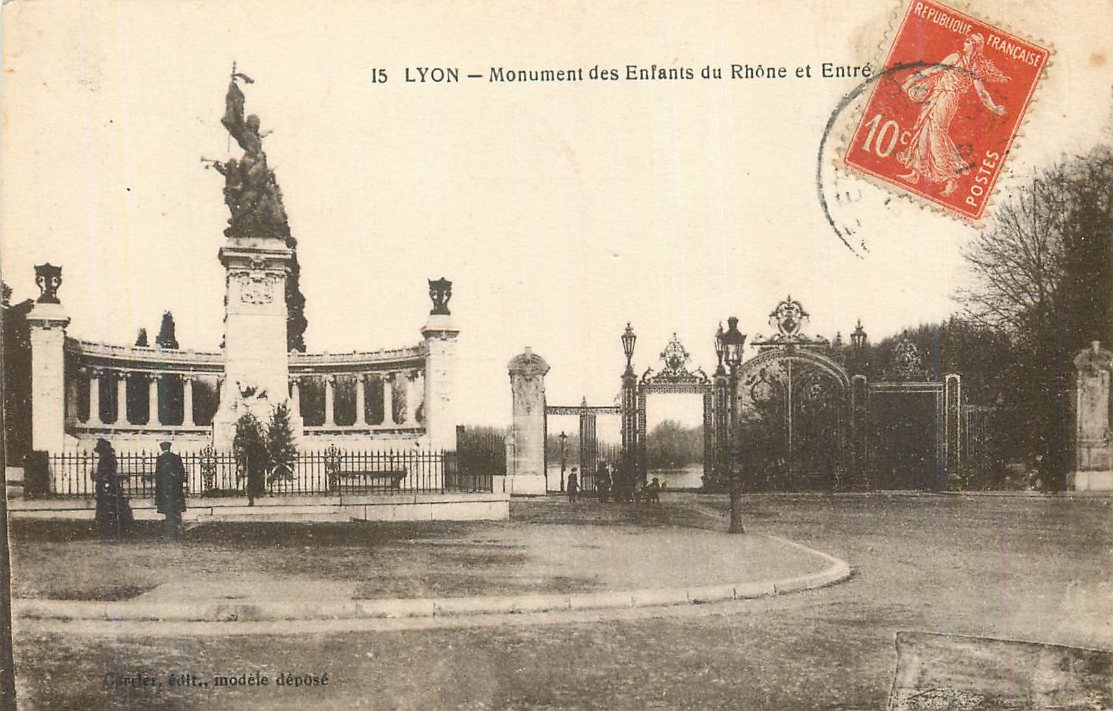 CPA Lyon monument des enfants du rhone et entree