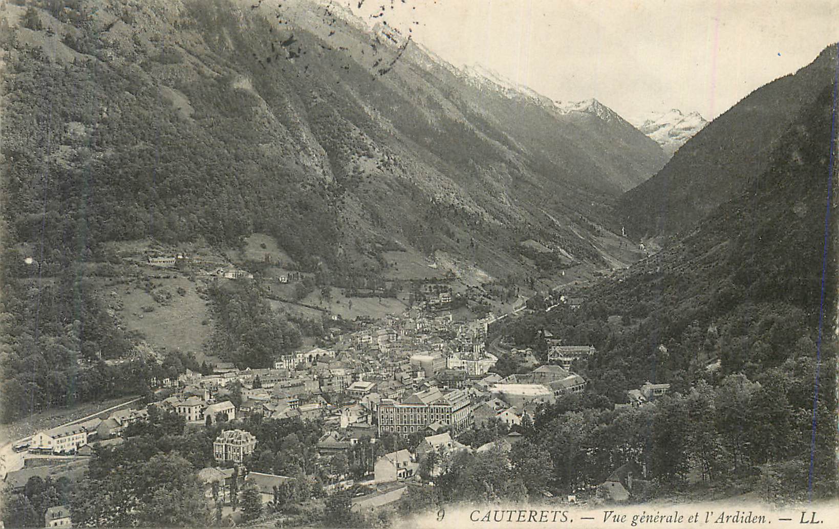 CPA Cauterets vue generale et l ardiden