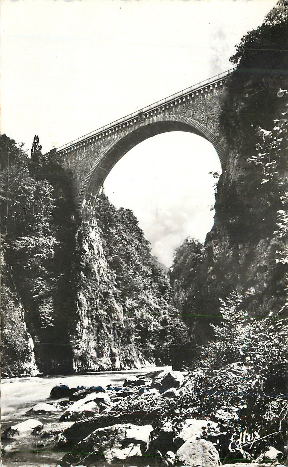 CPM Saint sauveur le pont napoleon