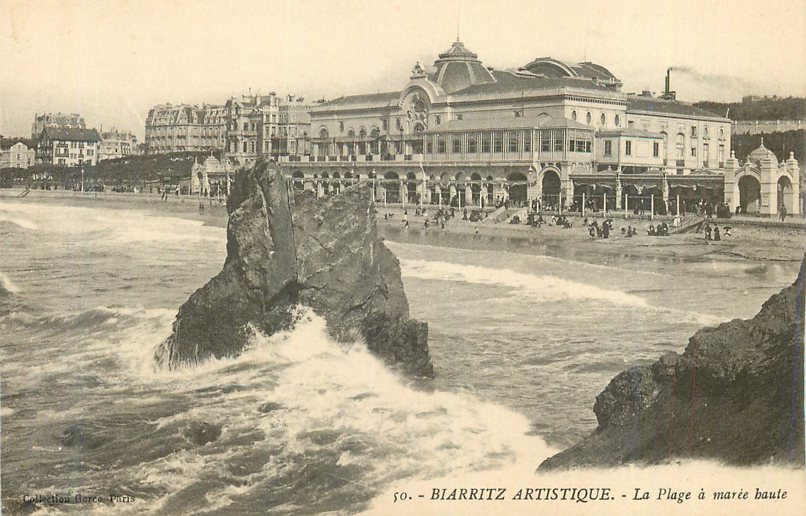 CPA Biarritz artistique la plage a maree haute