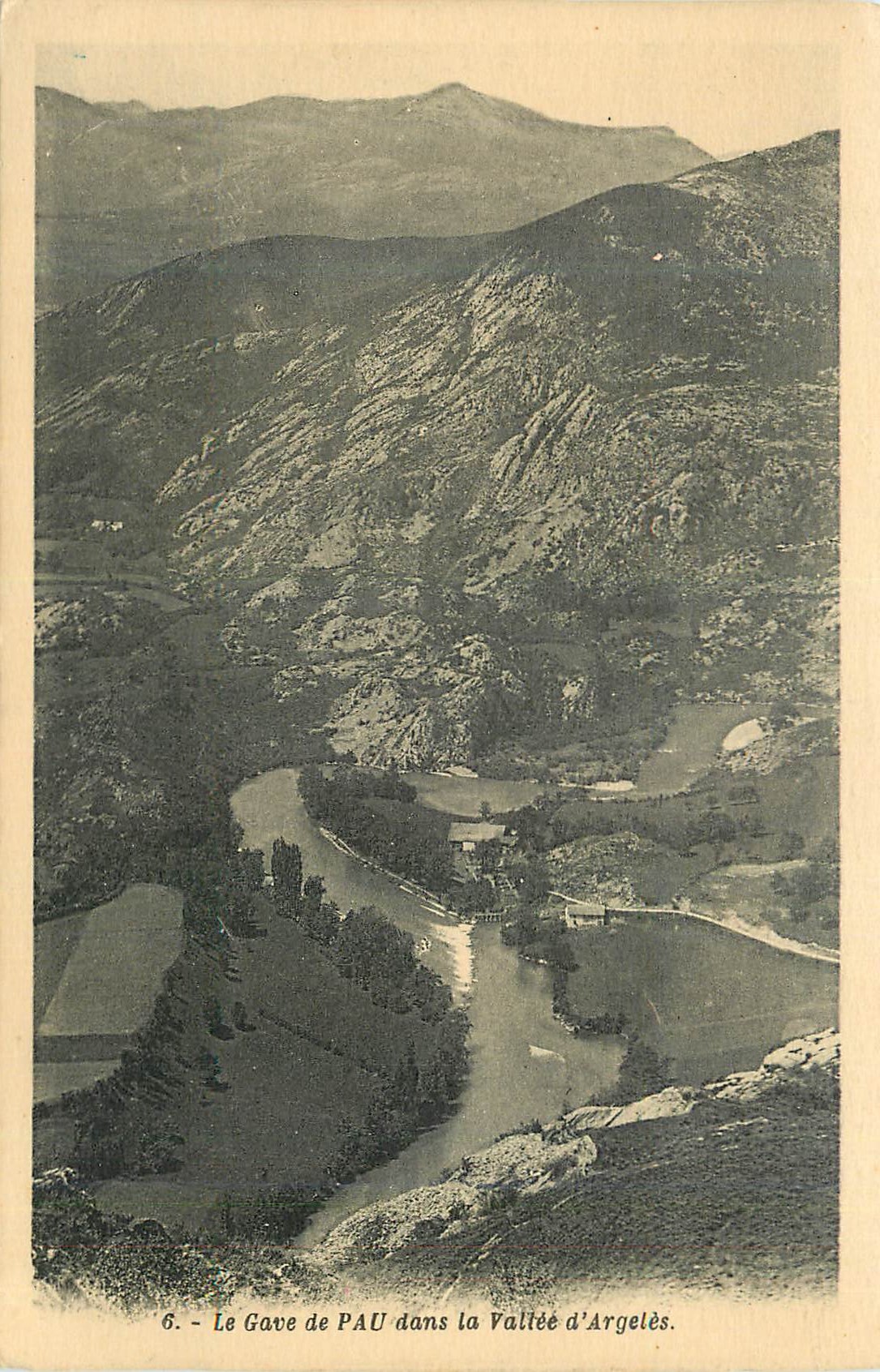 Le Gave de PAU dans la Vallée d'Argelès — vue panoramique — éditeur et n° de série non lisibles