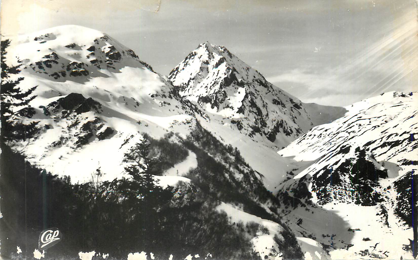 Montagnes enneigées — vue panoramique — Cap
