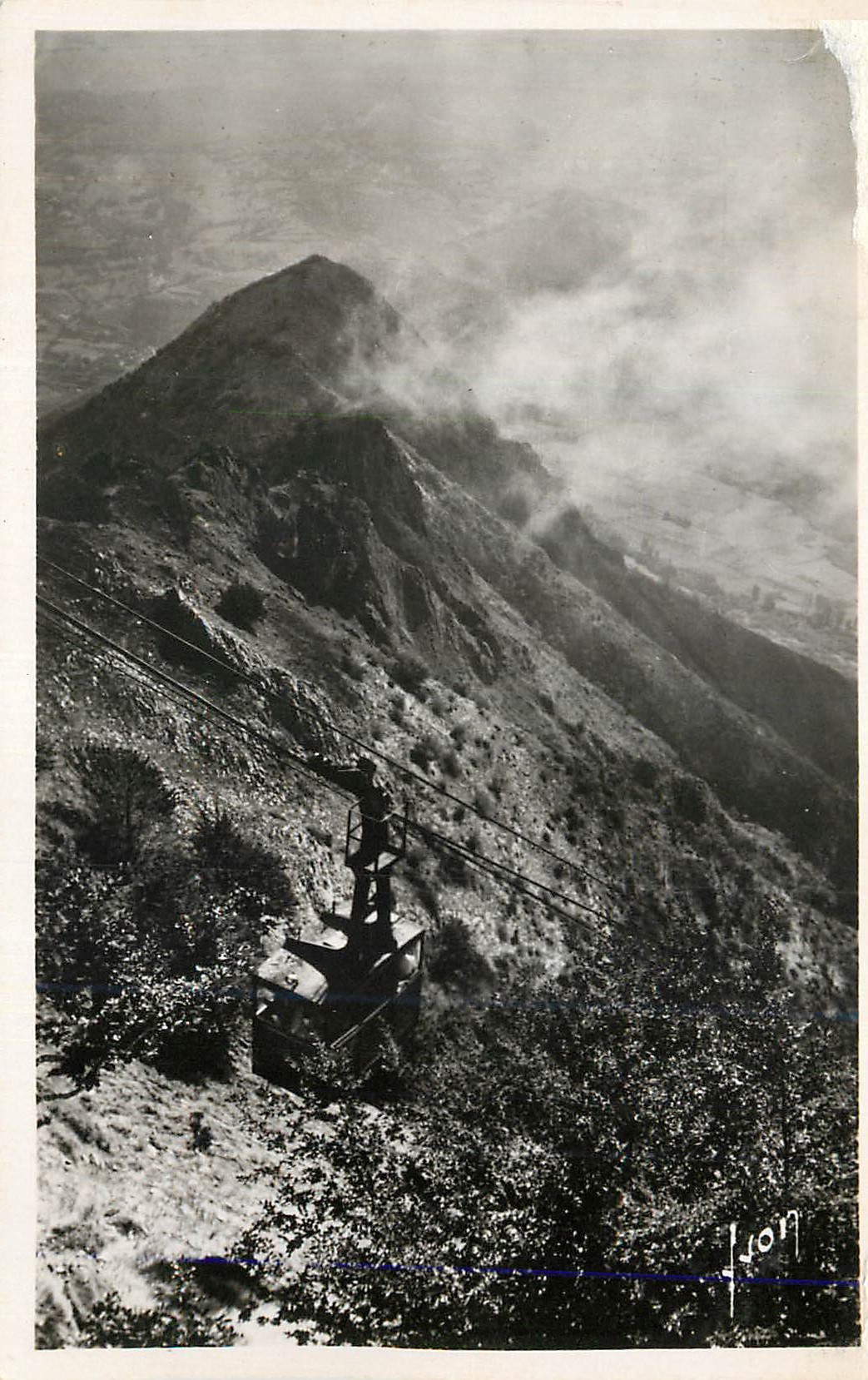CPM Env de lourdes (htes pyrenees) du pibeste o 6 km de lourdes (alt 1400m)