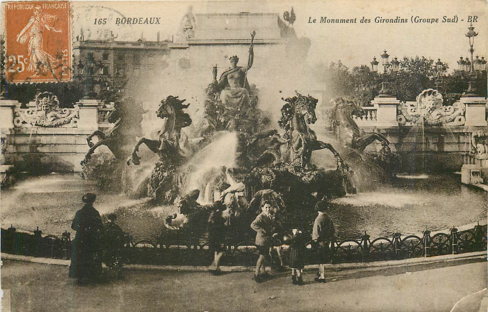 CPA Bordeaux le monument des girondins (groupe sud)