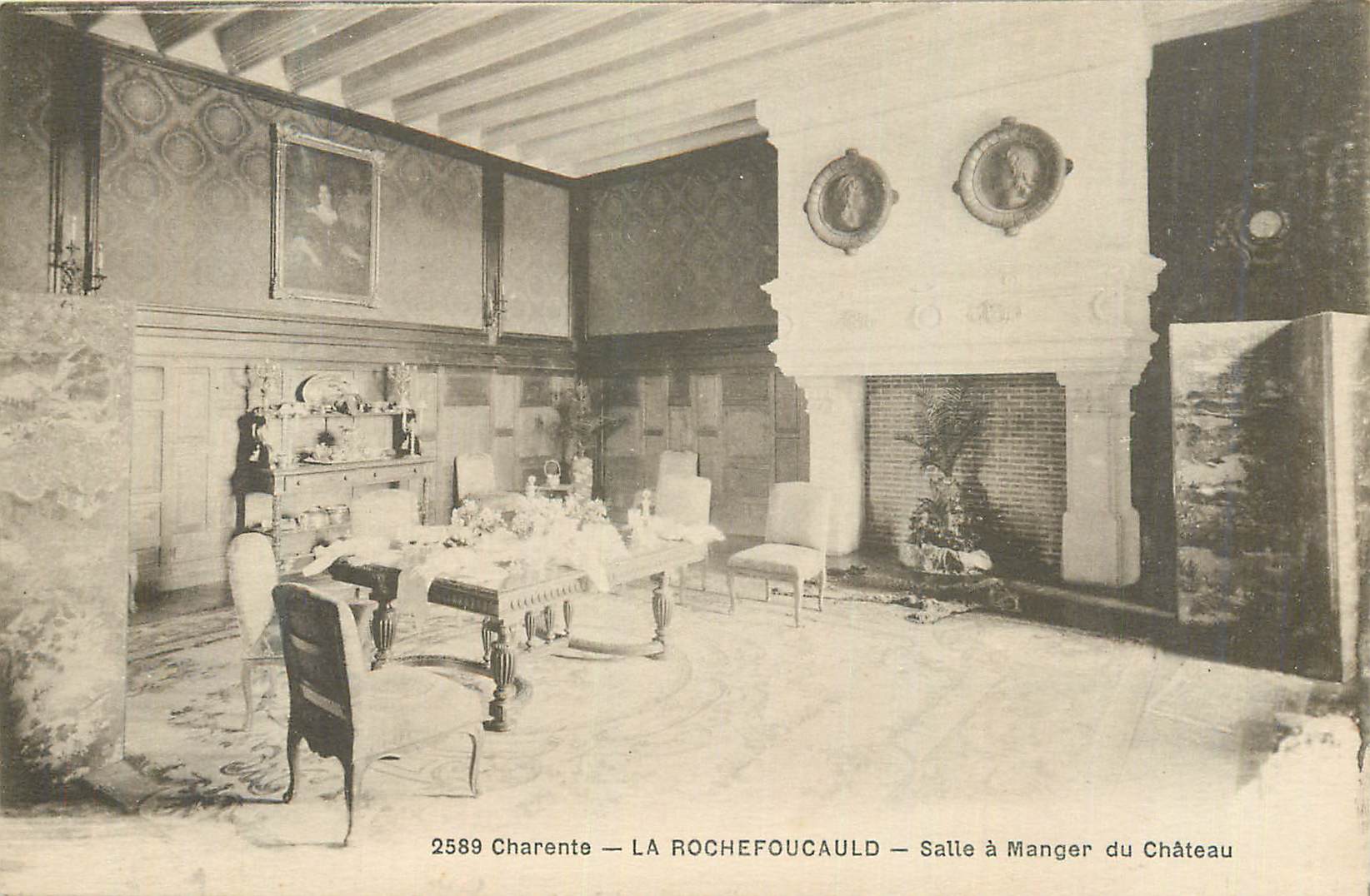 CPA Charente la rochefoucauld salle a manger du chateau