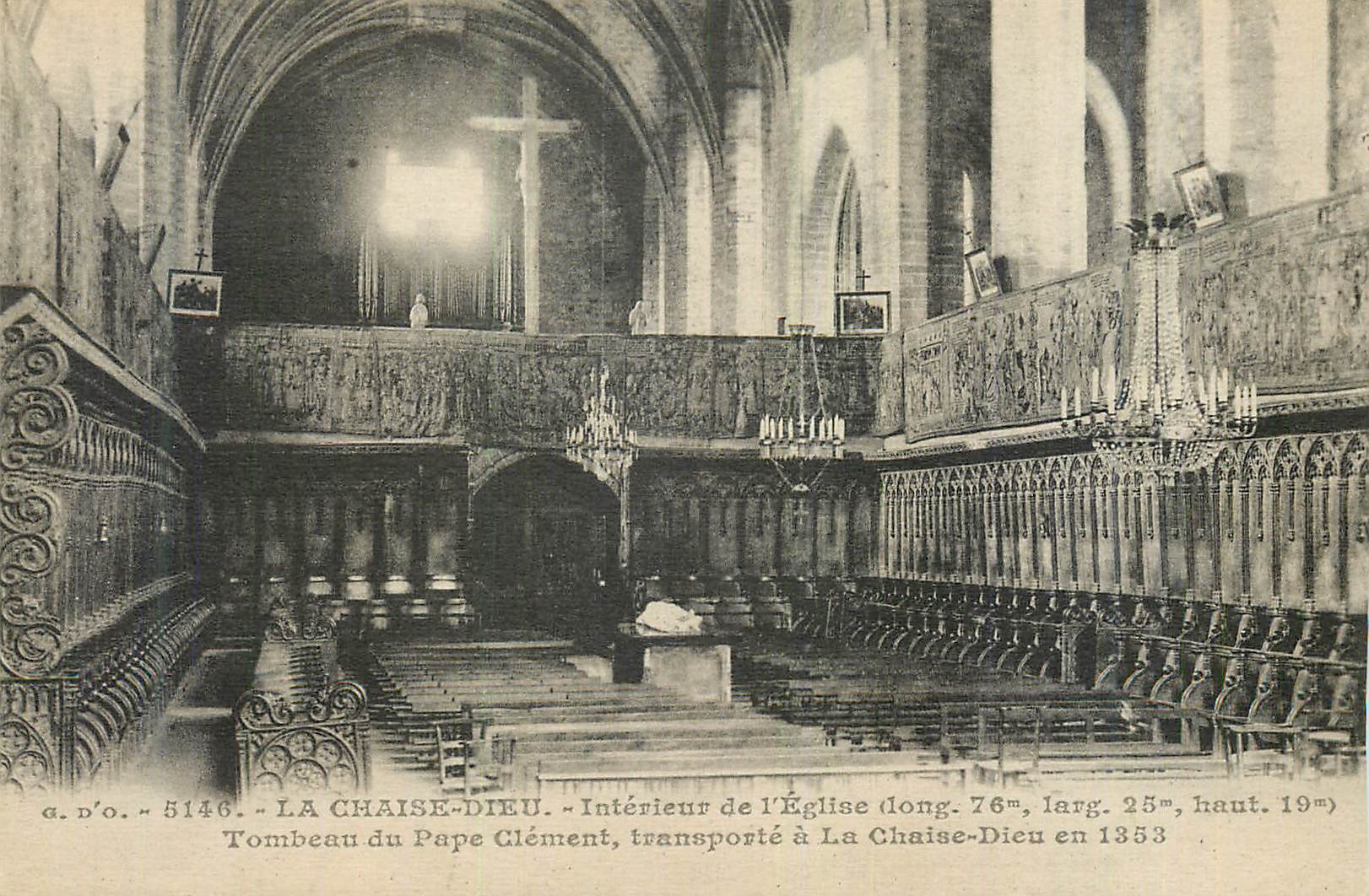 CPA La chaise dieu interieur de l eglise tombeau de pape clement transporte a la chaise dieu en 1353 Orgue