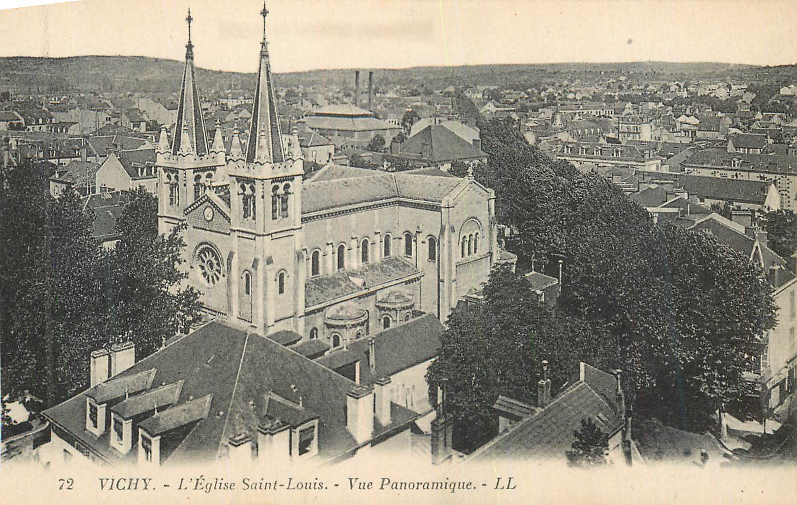CPA Vichy l eglise saint louis vue panoramique