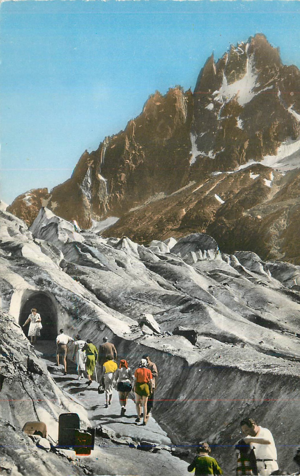 CPM Massif du mont blanc la mer de glace entree de la grotte Alpinisme