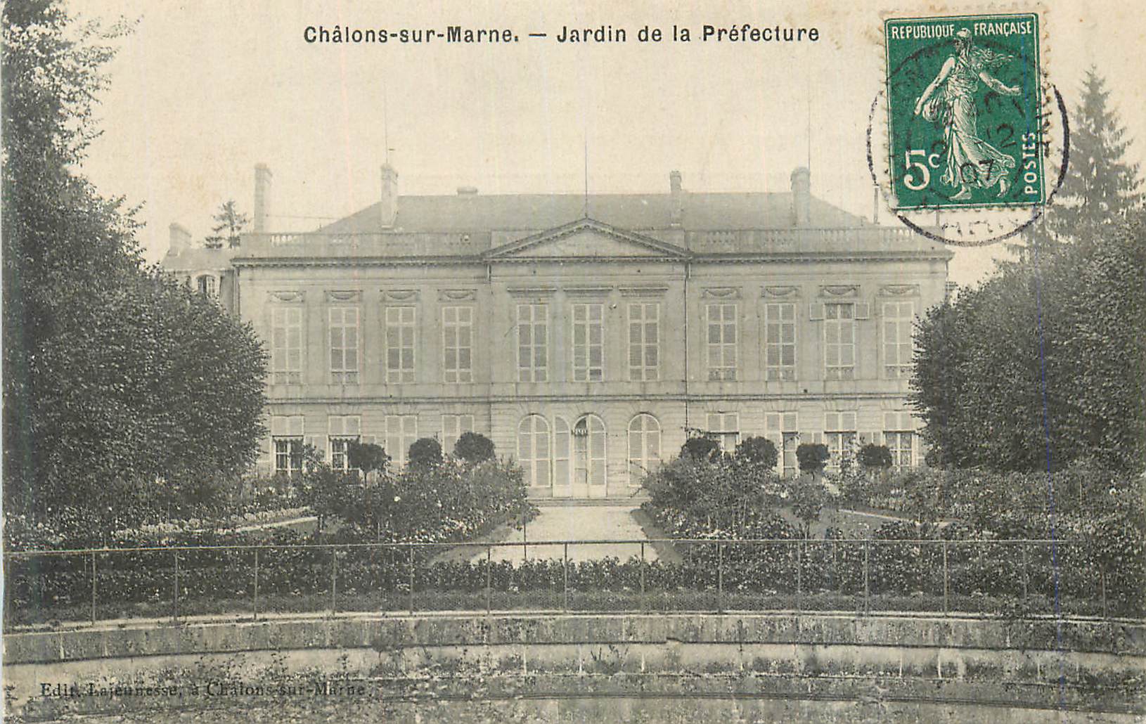 CPA Chalons sur marne jardin de la prefecture