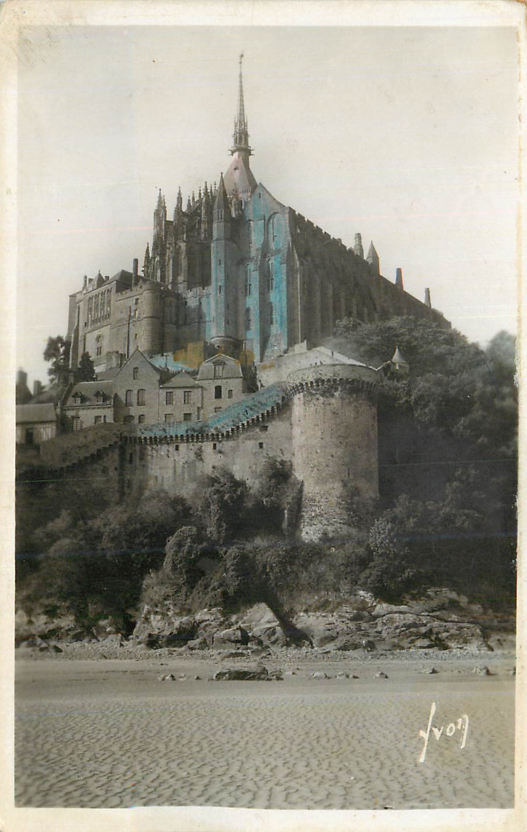 CPM Le mont saint michel (manche) la tour du nord et la merveille