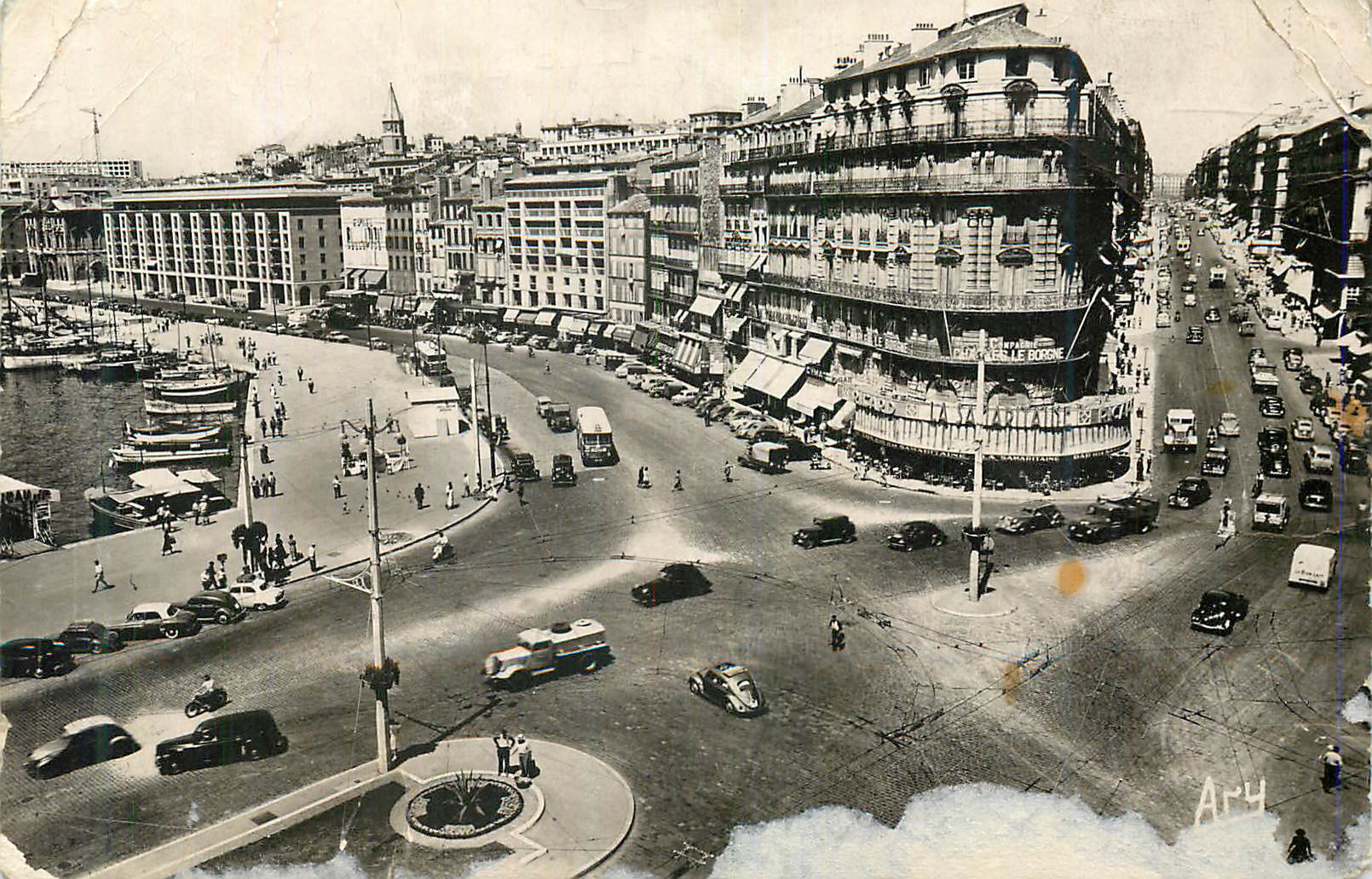 CPM Marseille rue de la republique et quais du port