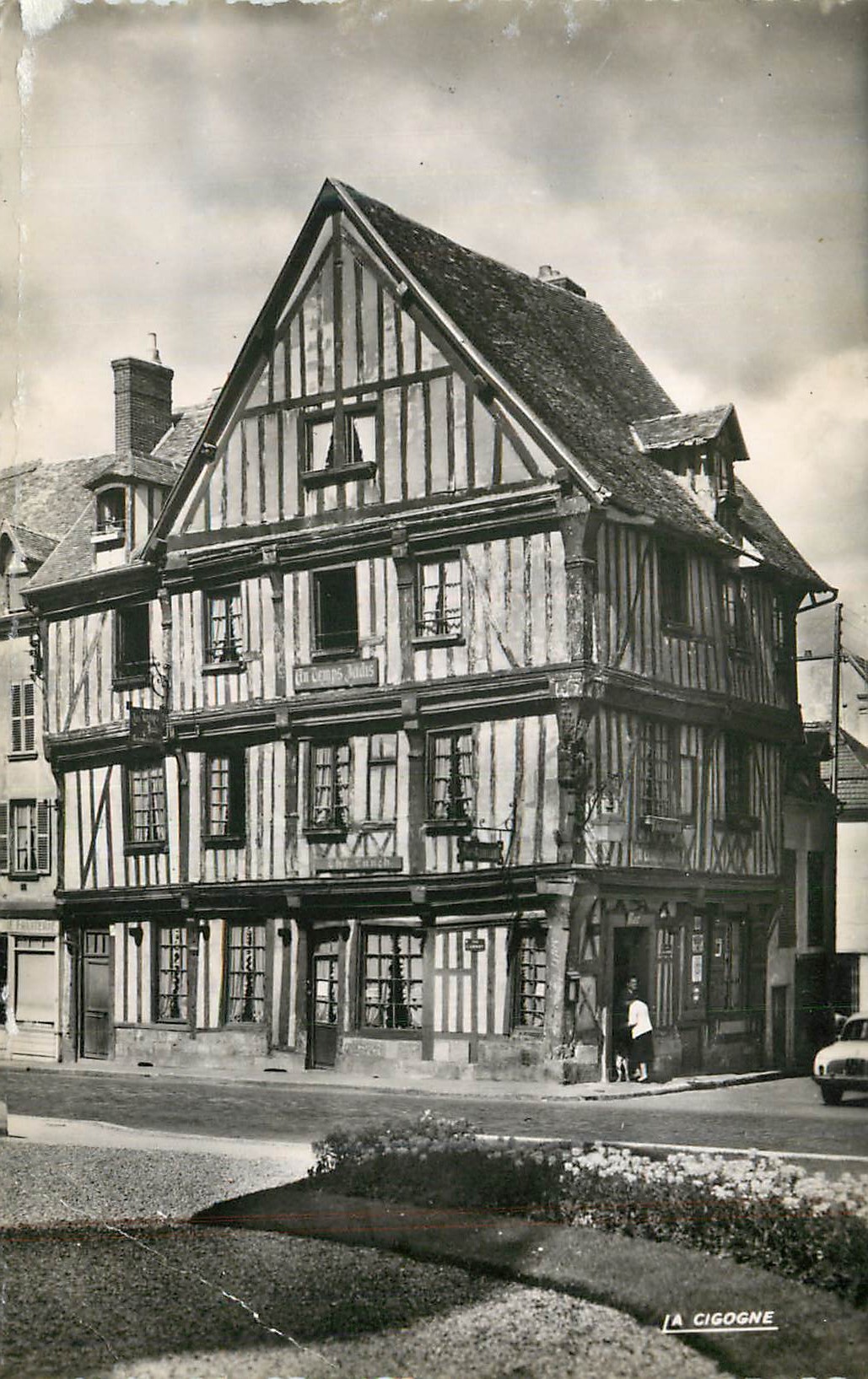 CPM Vernon (eure) maison normande du xve siecle place de l hotel de ville
