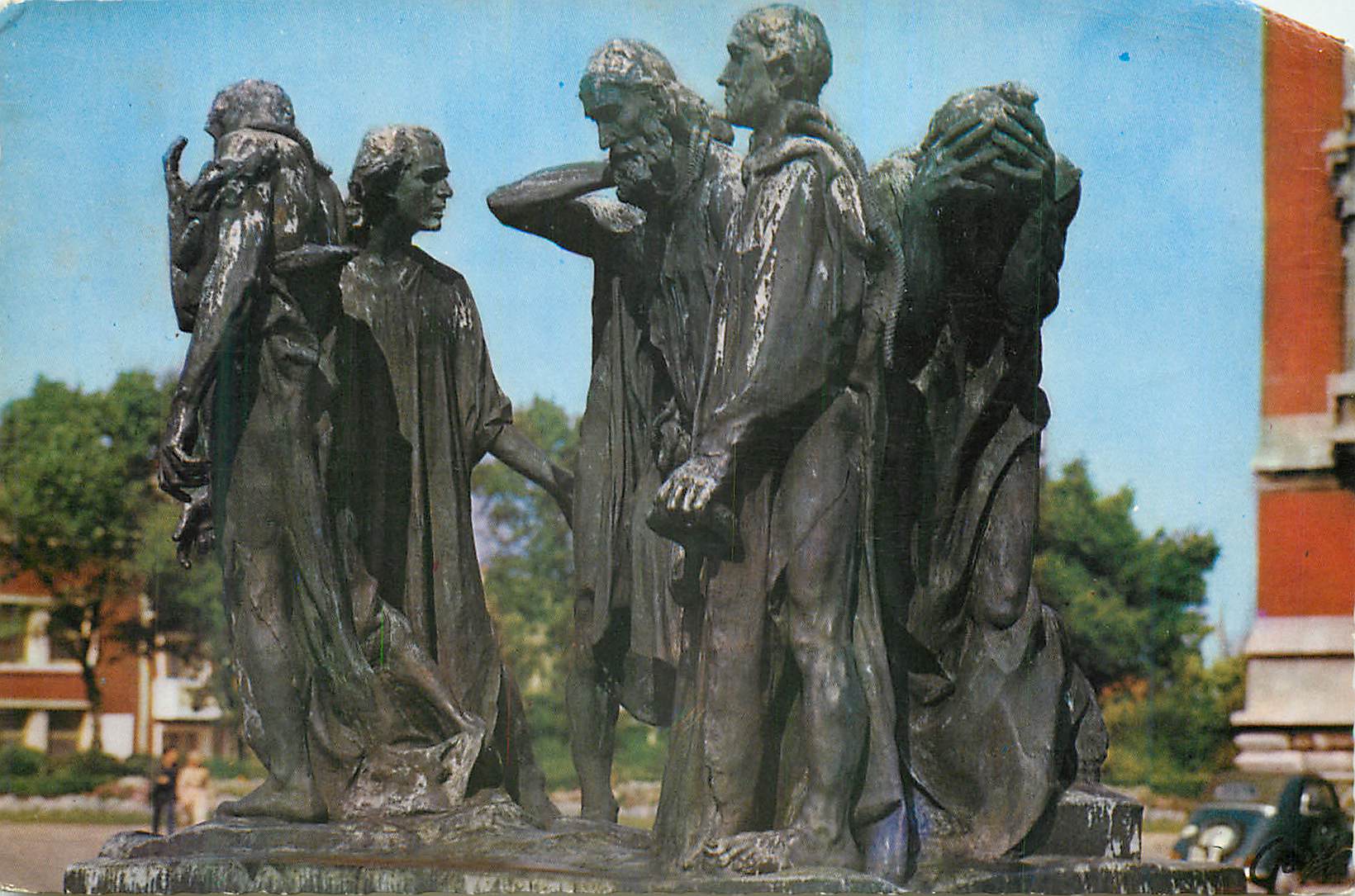 Groupe de statues en bronze — Place publique — Éditeur inconnu, n° de série non lisible