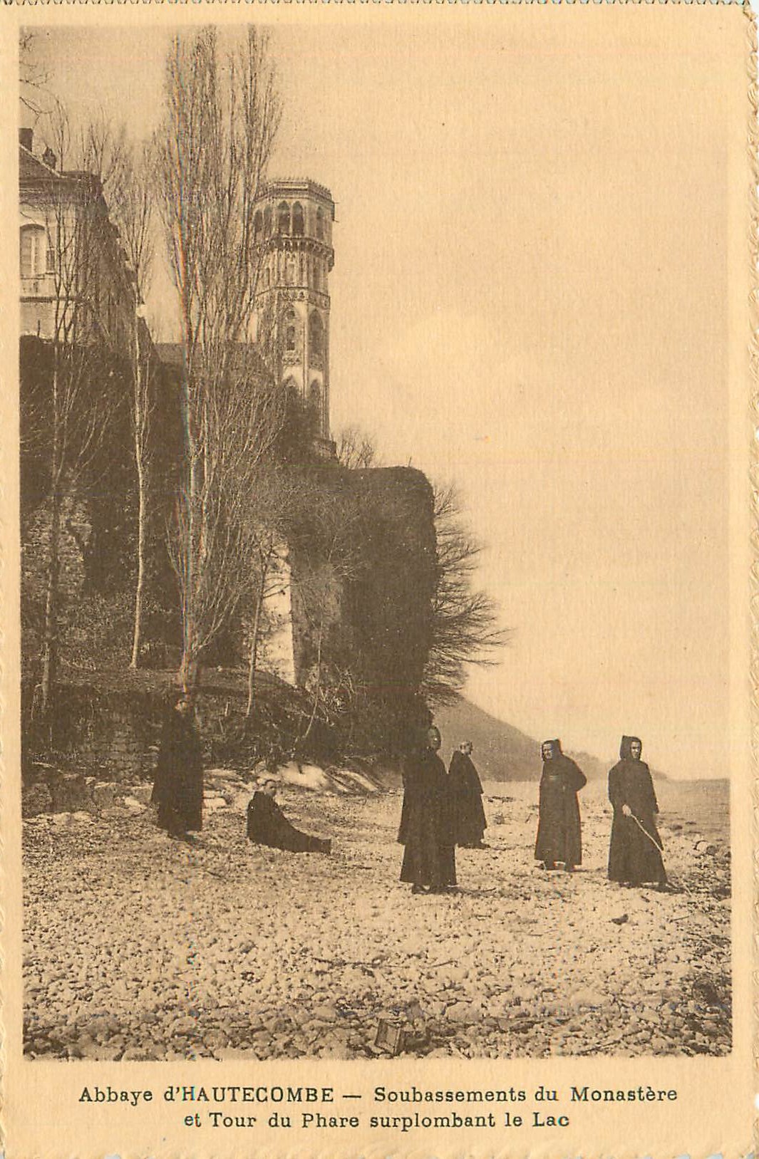CPA Abbaye d hautecombe soubassements du monastere et tour du phare surplombant le lac
