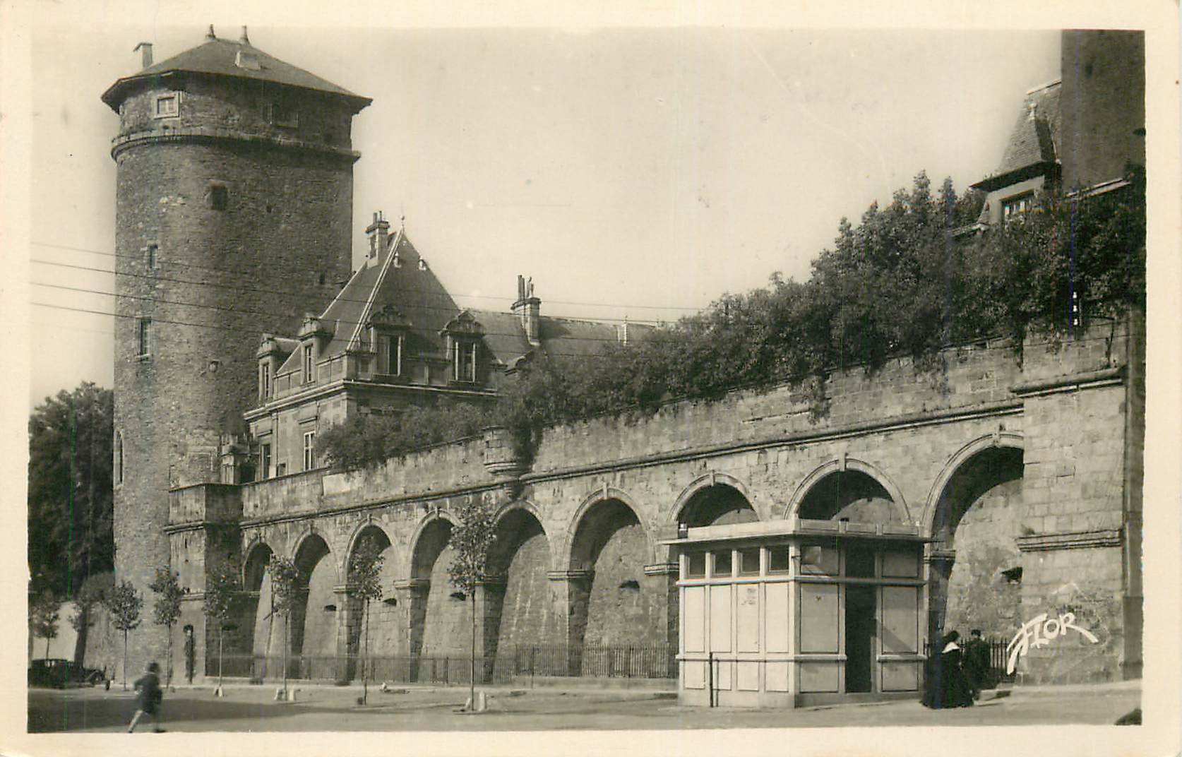 CPM Rodez (aveyron) la tour et les arcades de l eveche