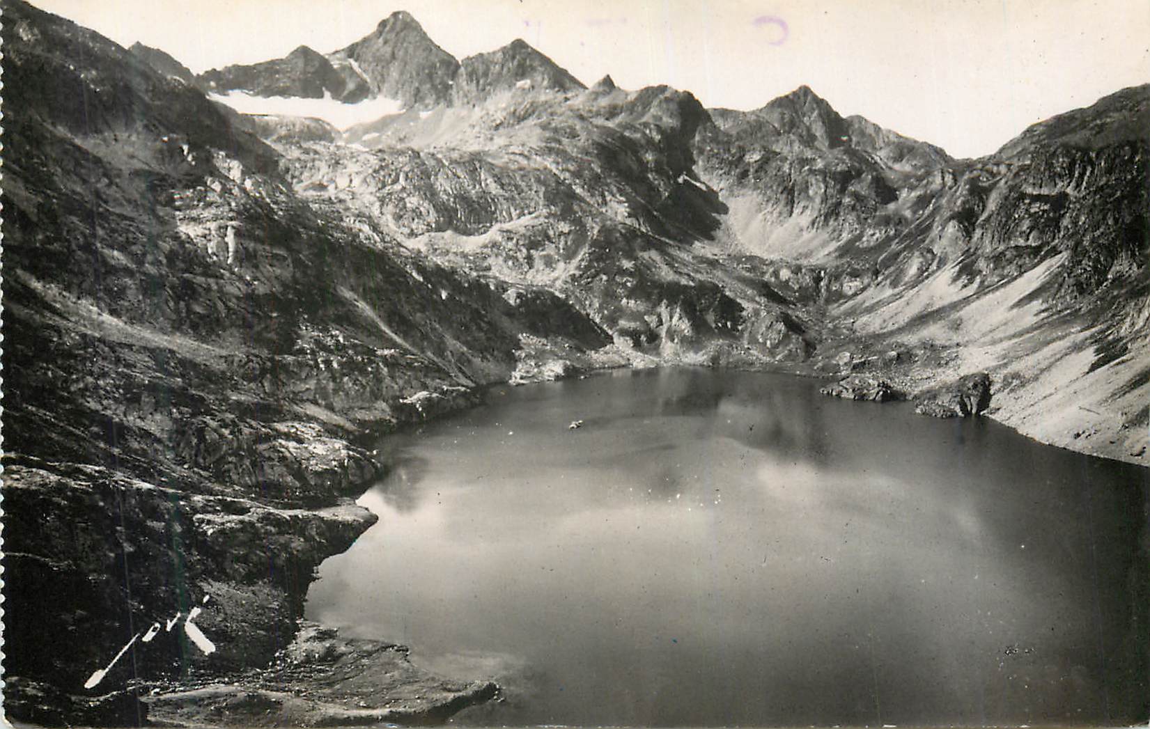 CPM Toute la france n 1067 bis le lac d artouste (1964m) et le pic d arremoulit