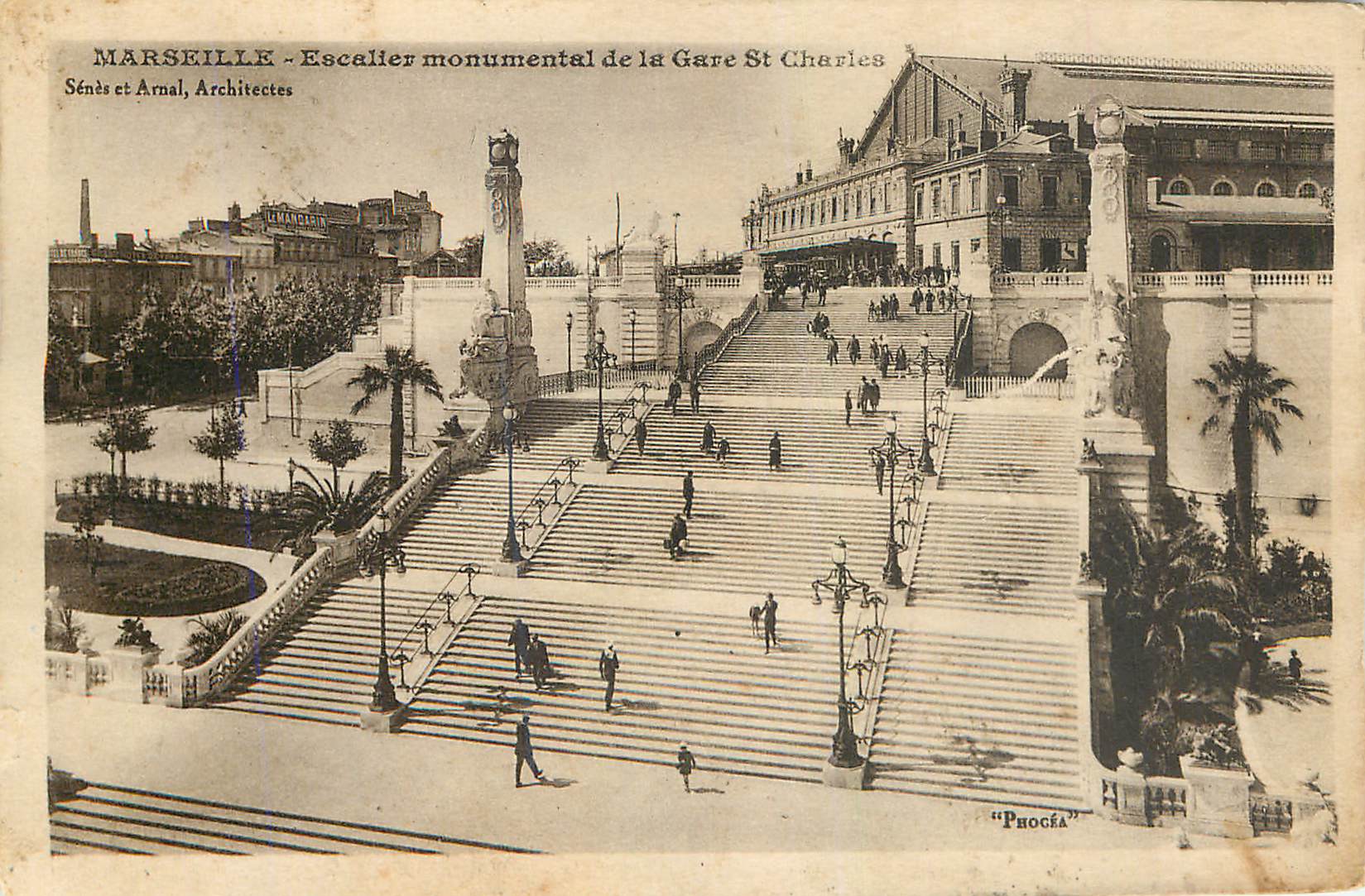 CPA Marseille escalier monumental de la gare st charles