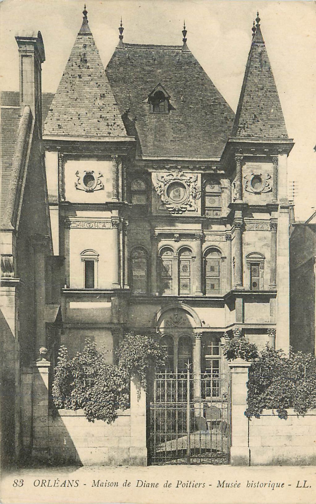 CPA Orleans maison de diane de poitiers musee historique