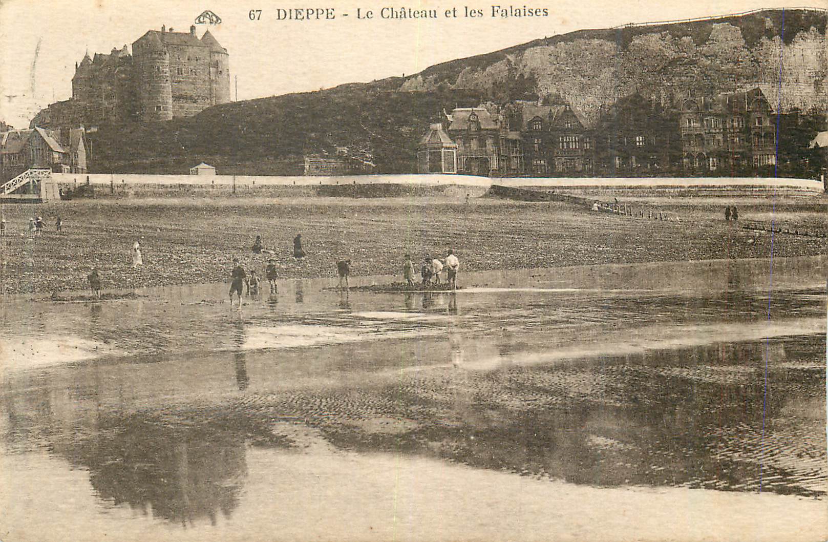 CPA Dieppe le chateau et les falaises