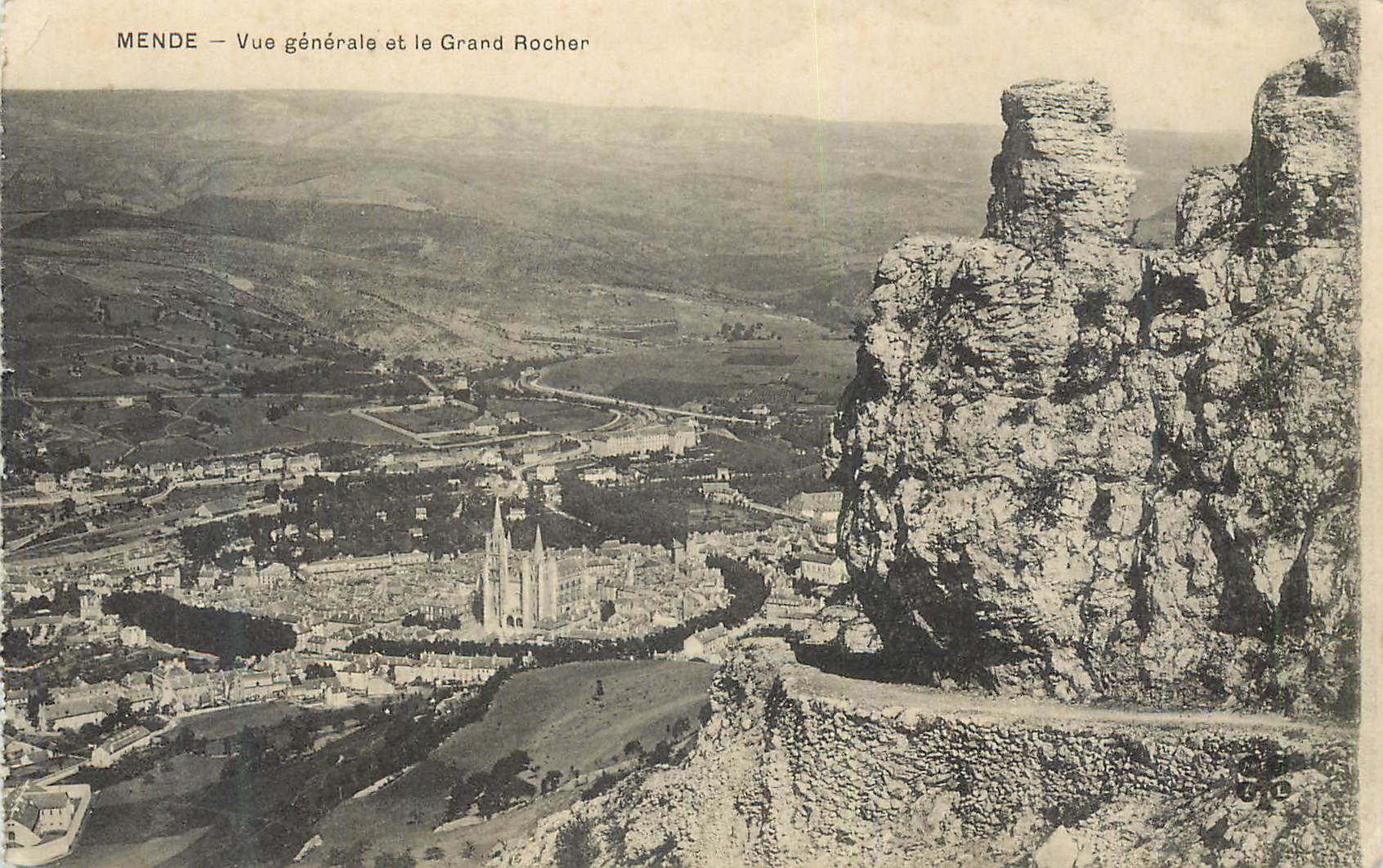 CPA Mende vue generale et le grand rocher