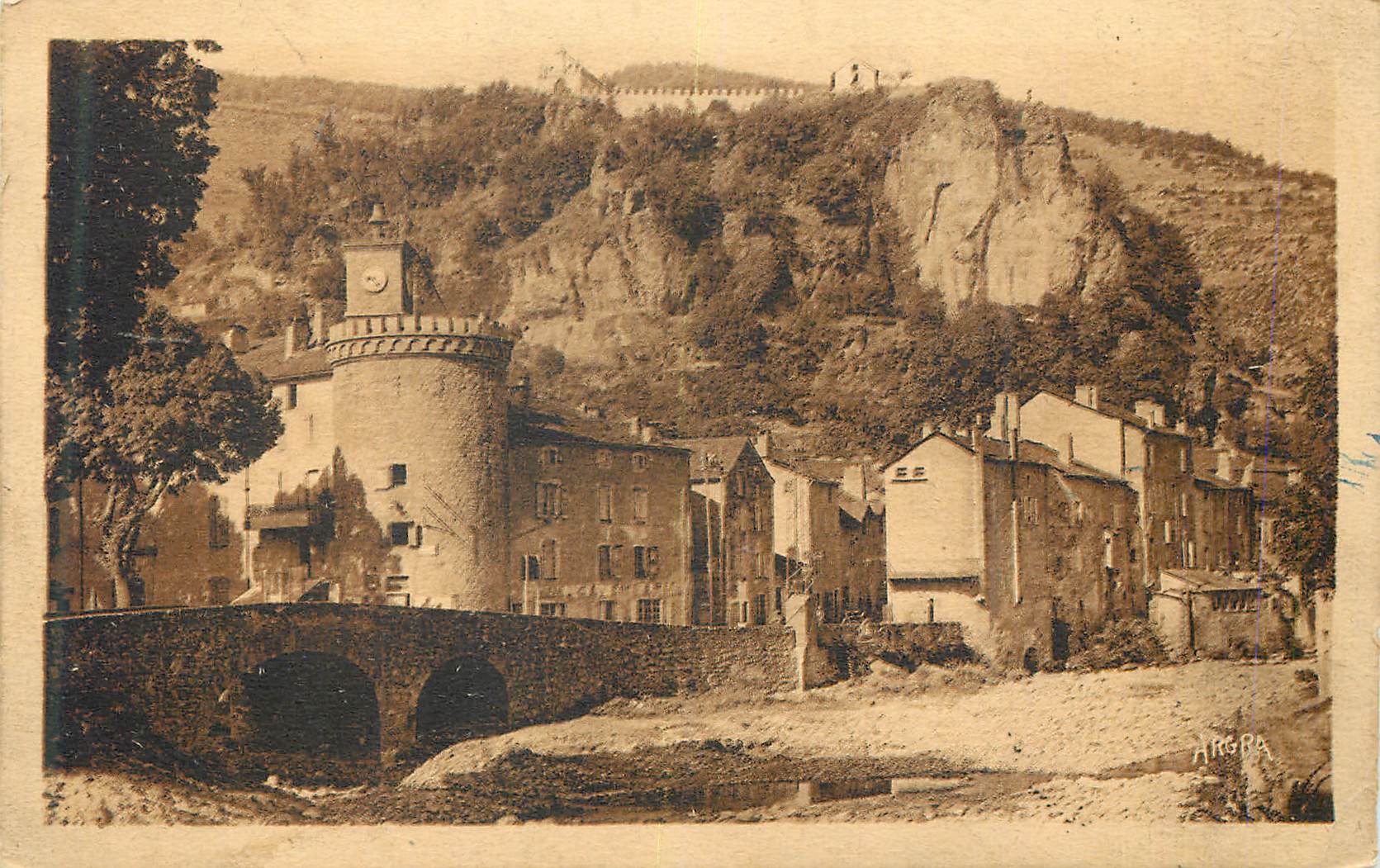 CPA Meyrueis la tour de l horloge et la chapelle