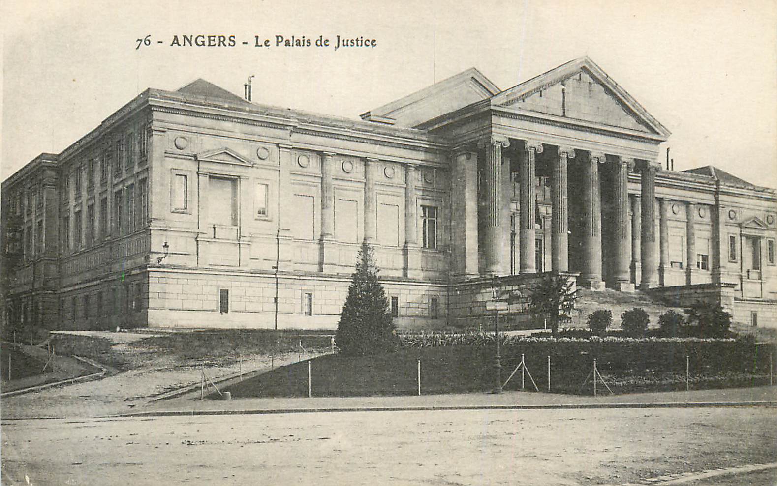 CPA Angers le palais de justice