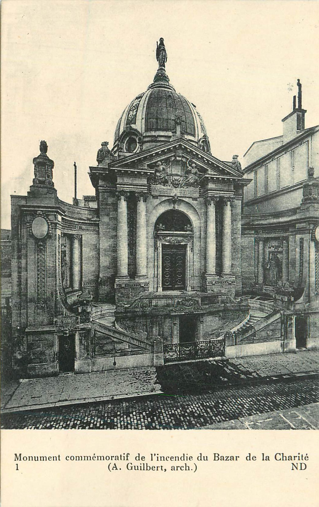 CPA Monument commemoratif de l incendie du bazar de la charite