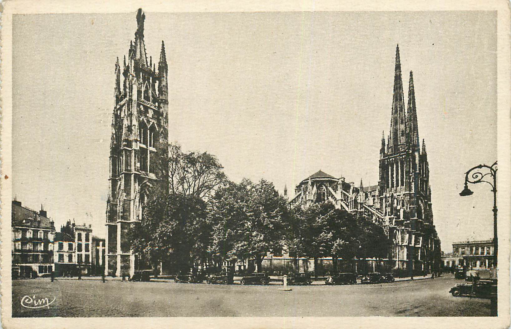 CPA Bordeaux cathedrale saint andre et tour pey berland