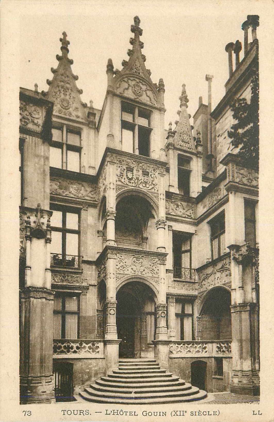 CPA Tours l hotel gouin (xii siecle)