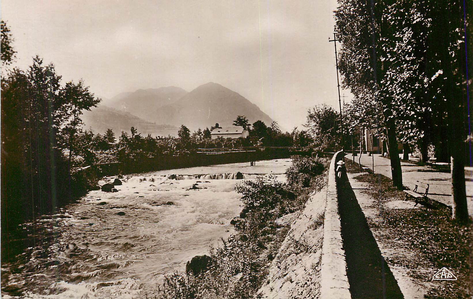 Chute de la rivière — vue panoramique — Éditeur CPA, n° 1234