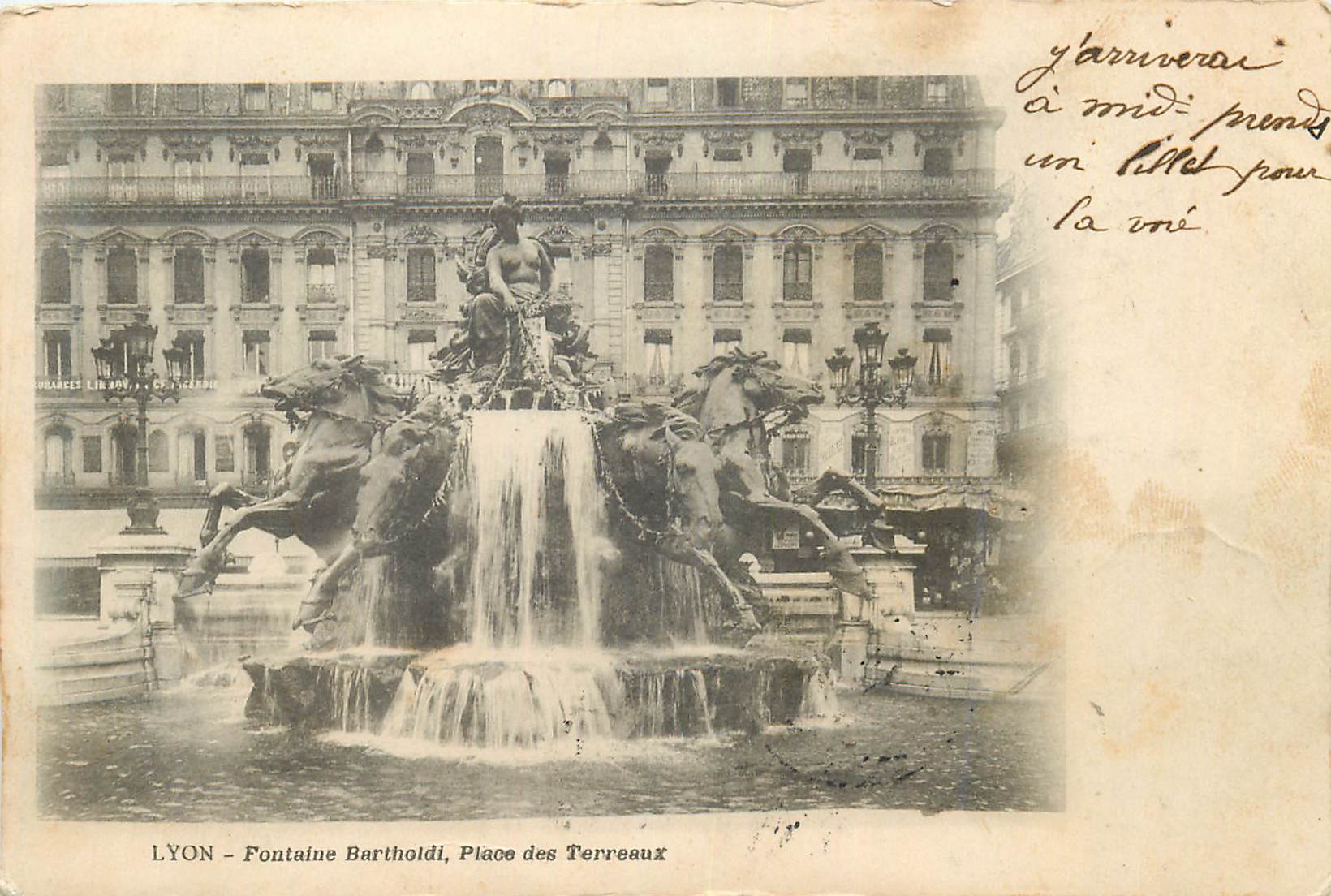 CPA Lyon fontaine bartholdi place des terreaux