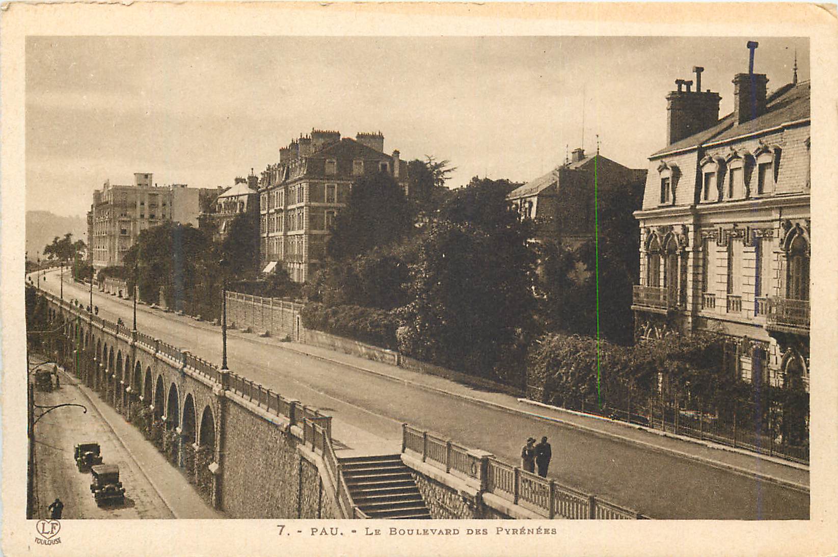 CPA Pau le boulevard des pyrenees
