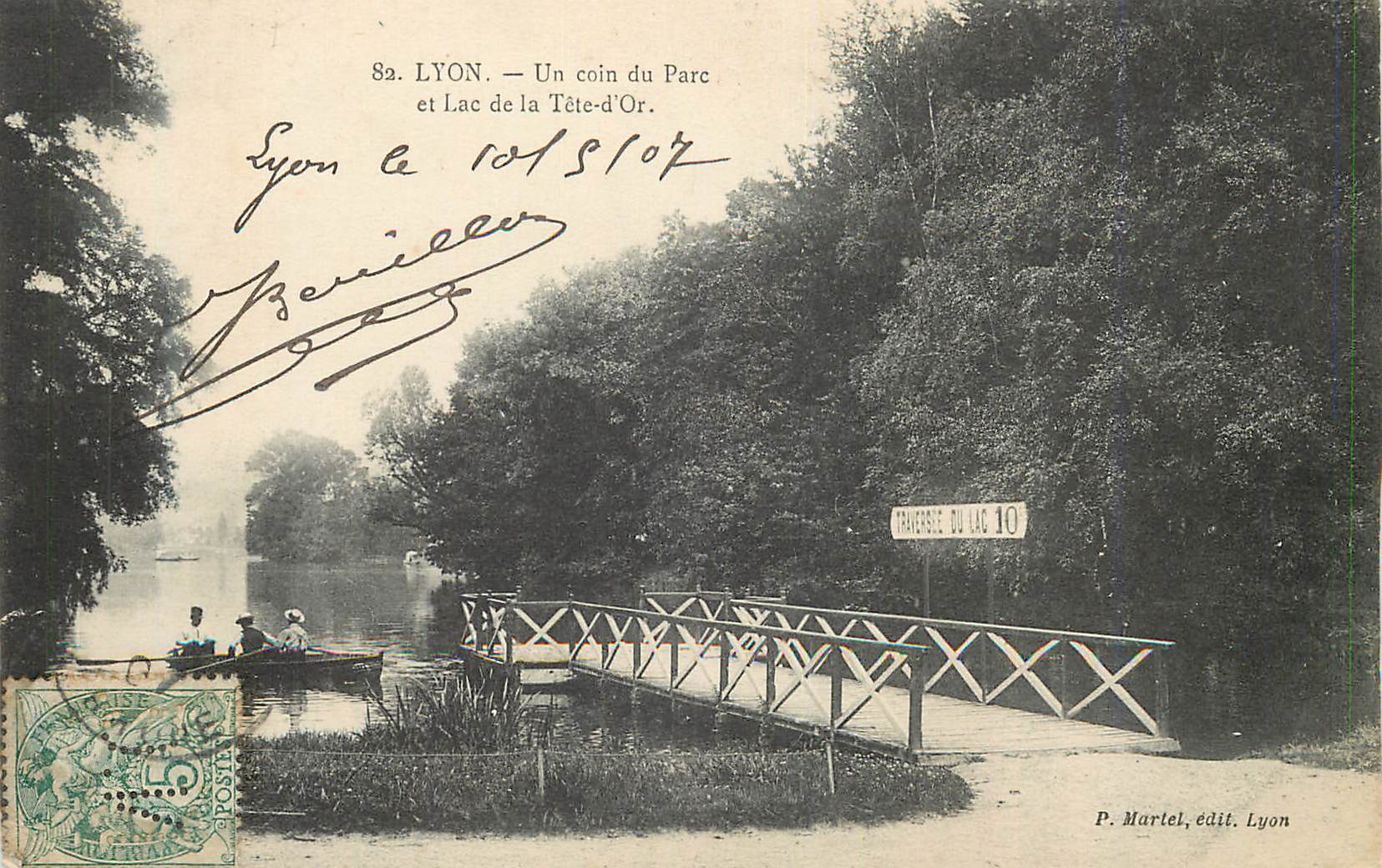 CPA Lyon un coin du parc et lac de la tete d or Barque