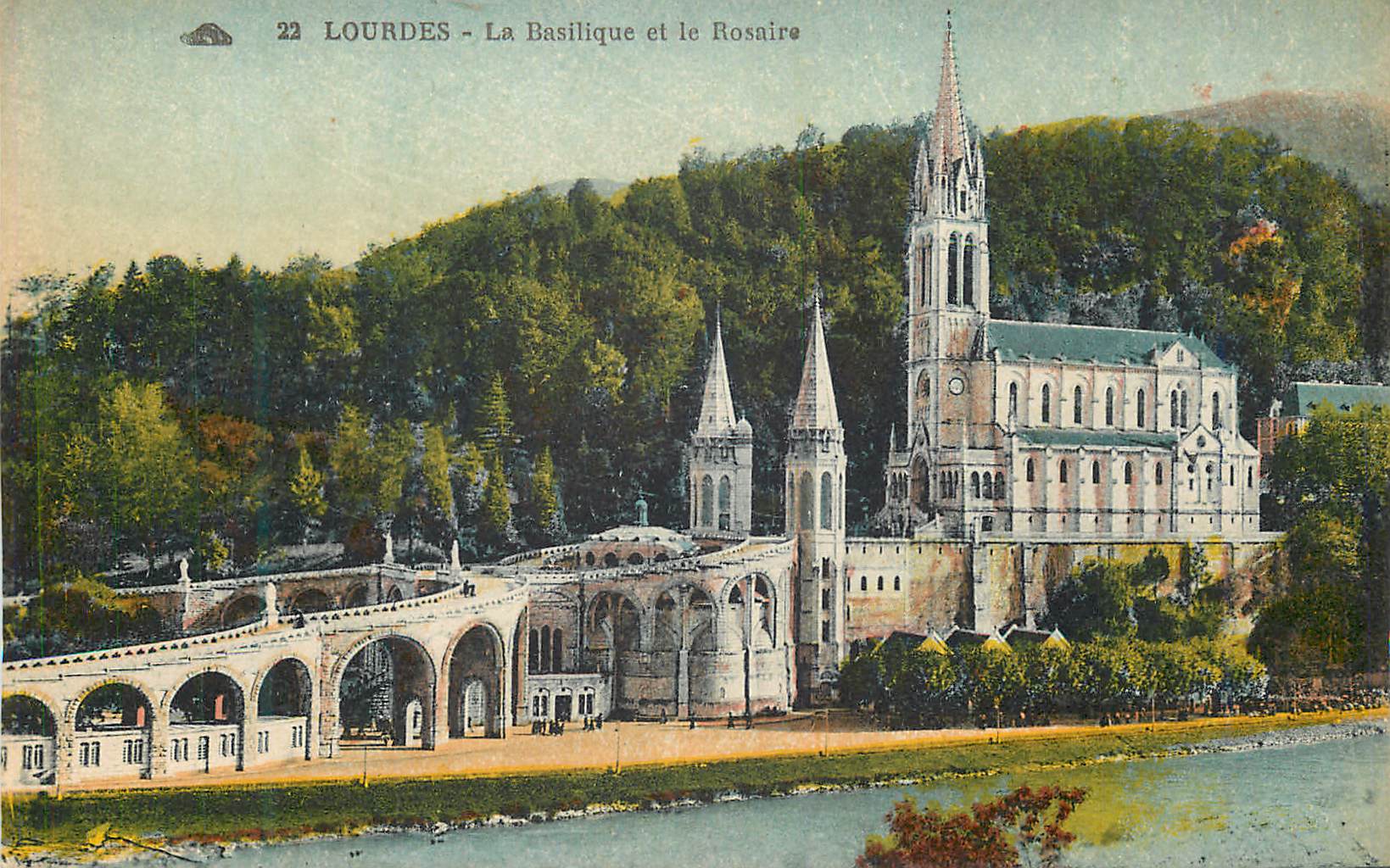 CPA Lourdes la basilique et le rosaire