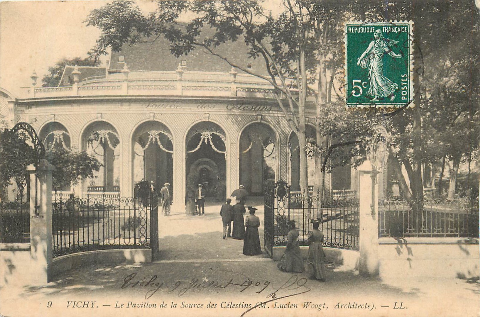 CPA Vichy le pavillon de la source des celestins