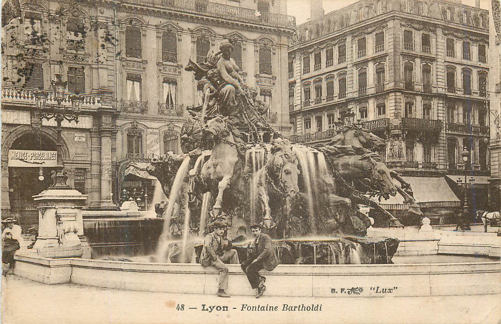 CPA Lyon fontaine bartholdi