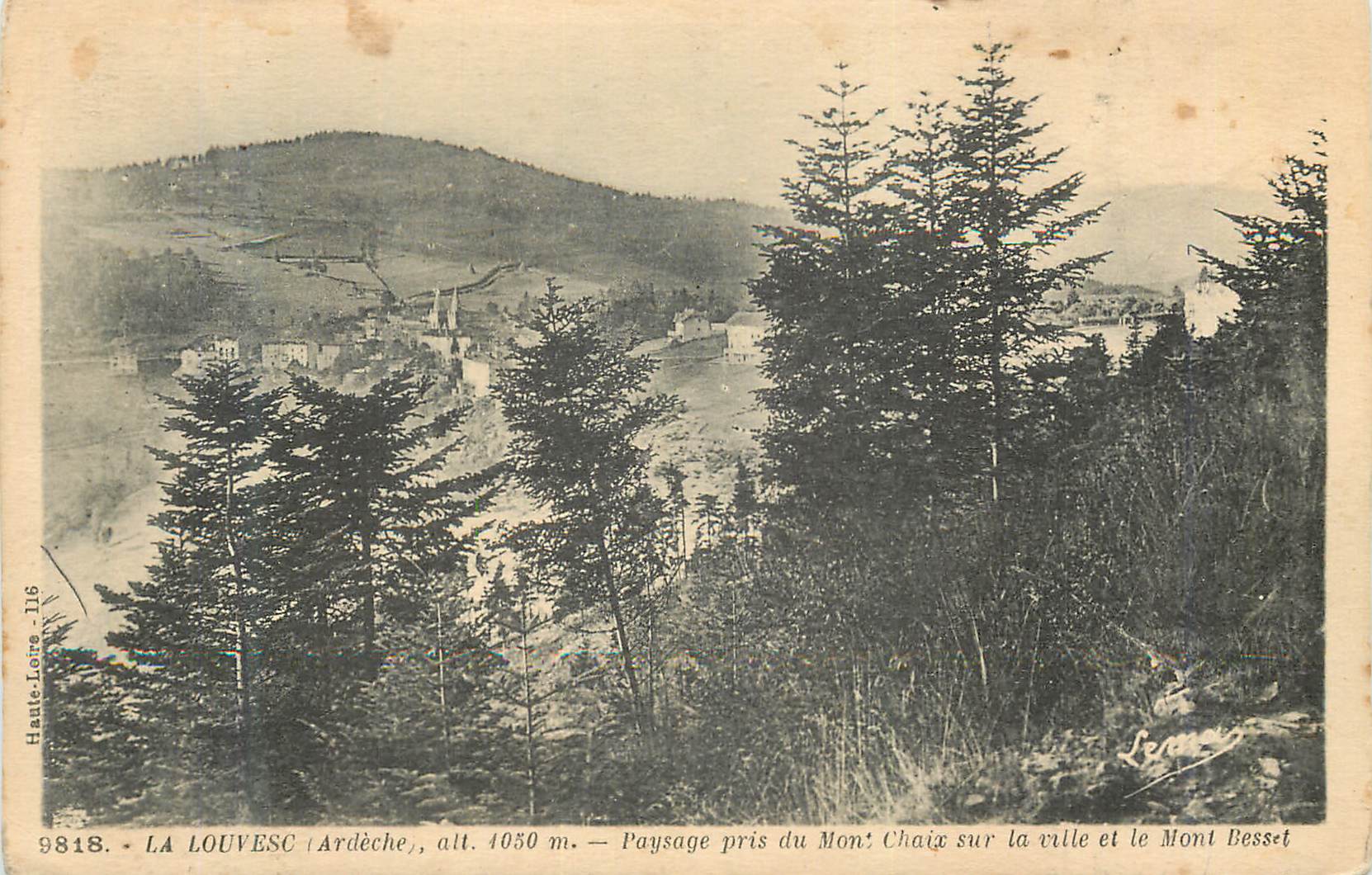 LA LOUVESC (Ardèche), alt. 1030 m. — Paysage pris du Mont Chaîc sur la ville et le Mont Besset — Haute-Loire - 116