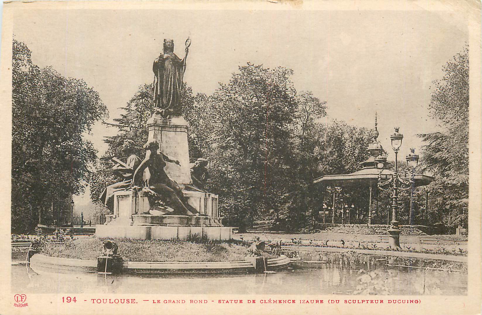 Toulouse — Der Grand Rond — Statue der Clémence Izaure (von dem Bildhauer Ducuing)