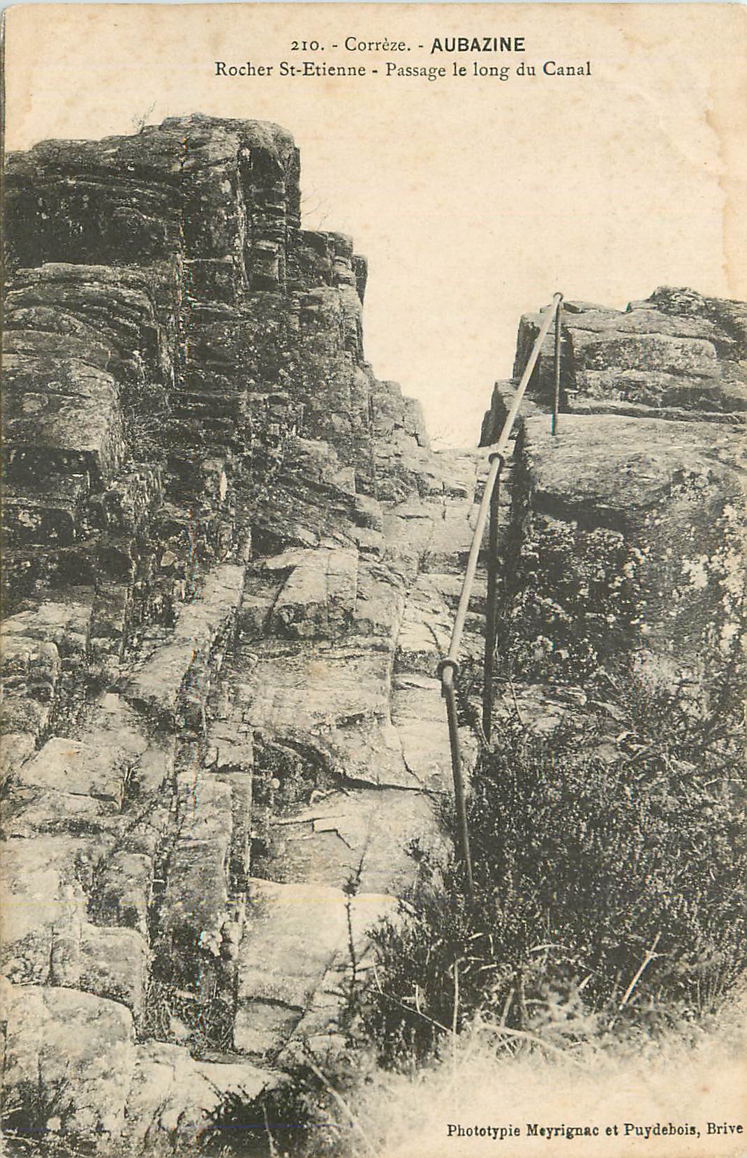 Rocher St-Etienne - Aubazine - Passage le long du Canal — Corrèze — Phototypie Meyrignac et Puydehois, Brive