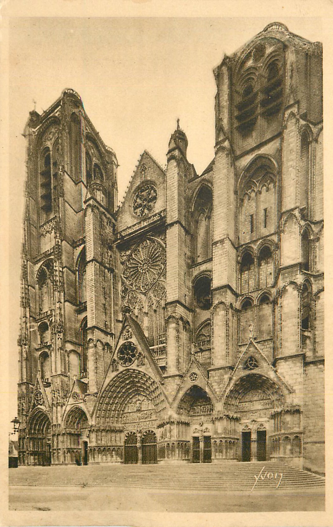 CPA La douce france bourges(cher) la cahedrale st etienne(facade)