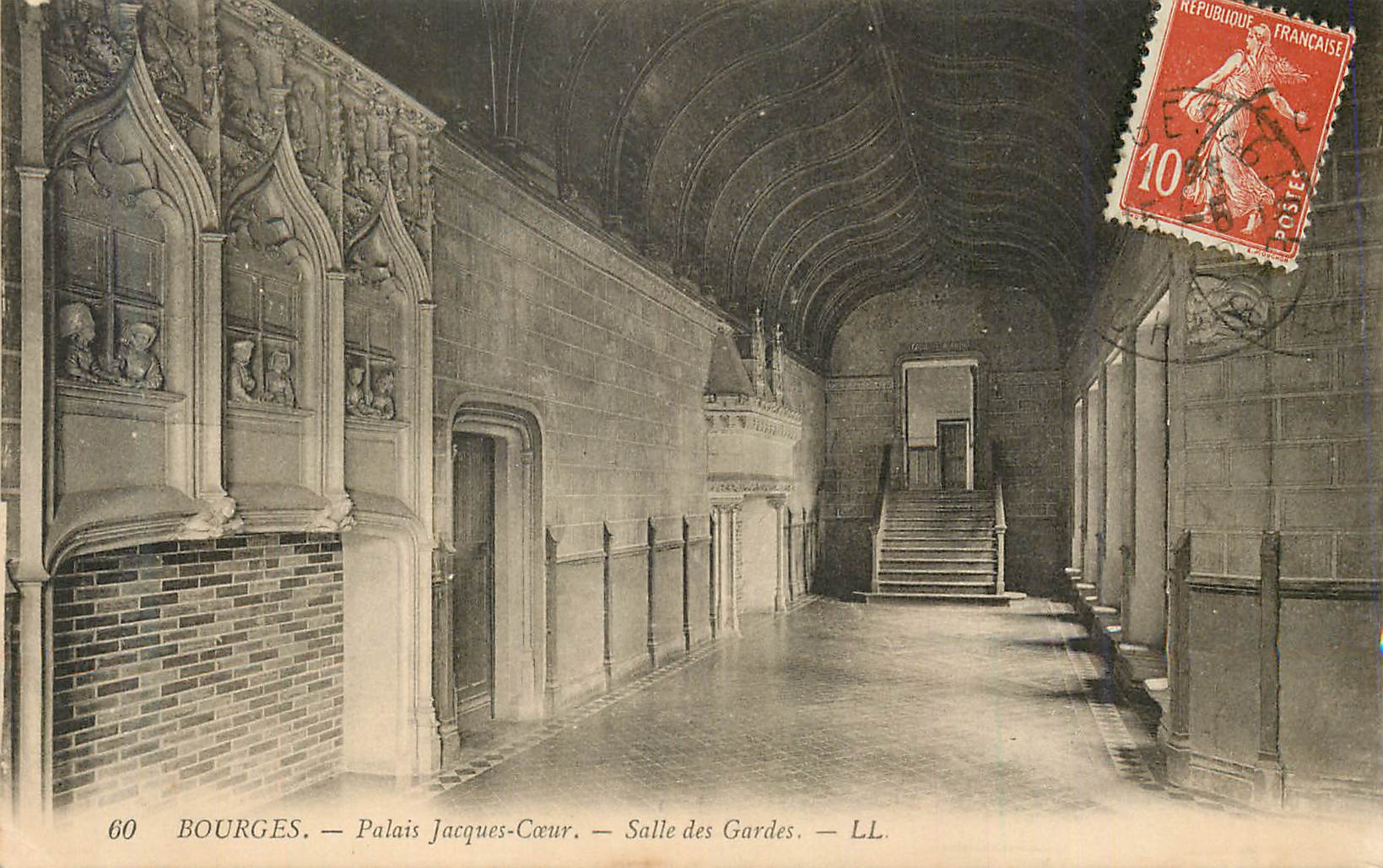 CPA Bourges palais jacques coeus salle des gardes