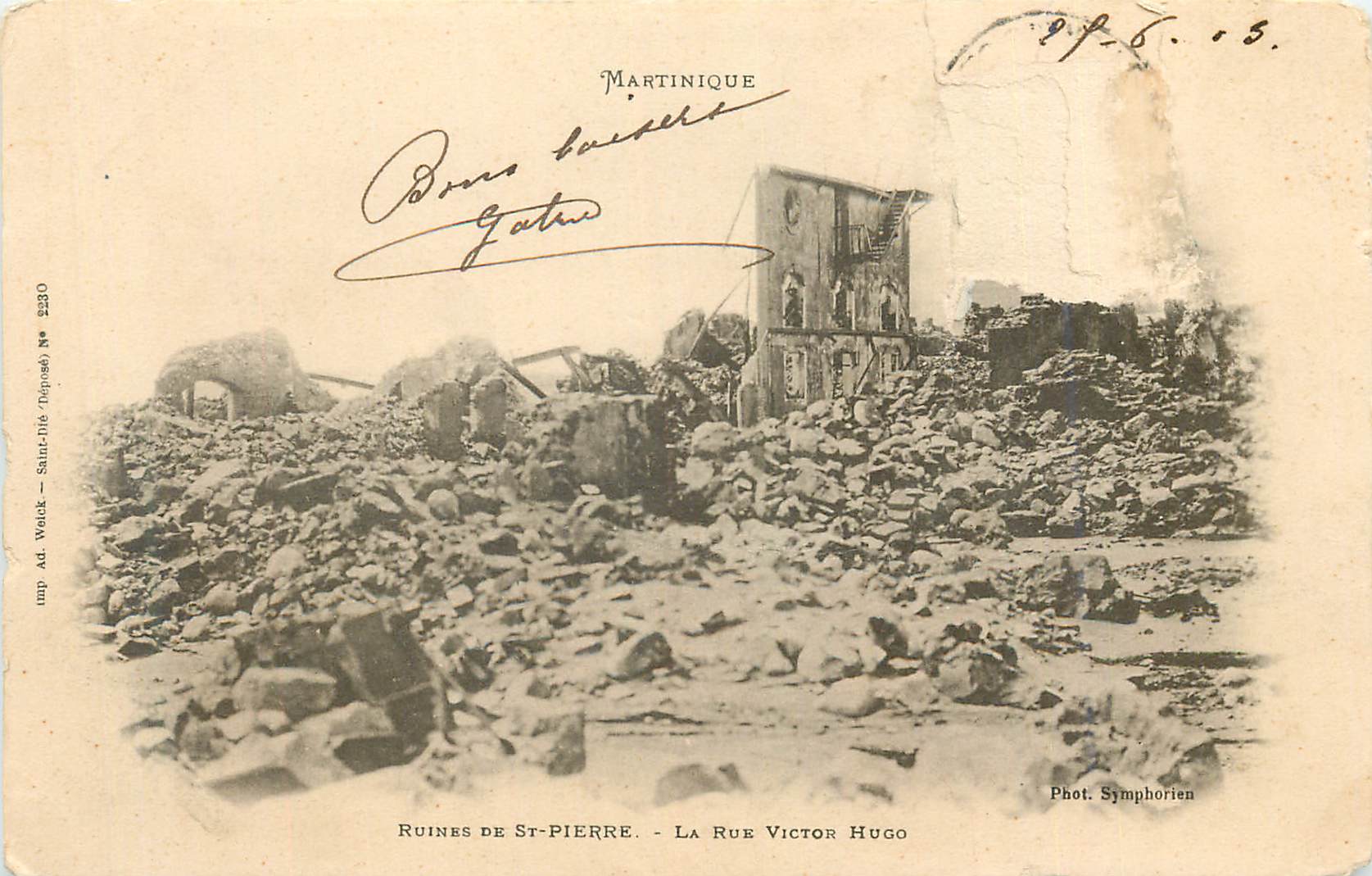CPA Ruines de st pierre la rue victor hugo Martinique