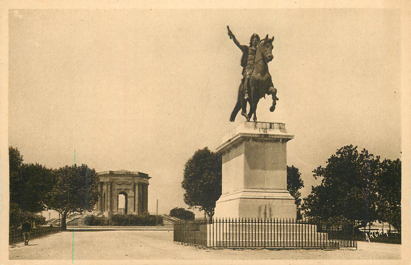 CPA Montpellier promenade du peyrou statue equestre de louis xiv